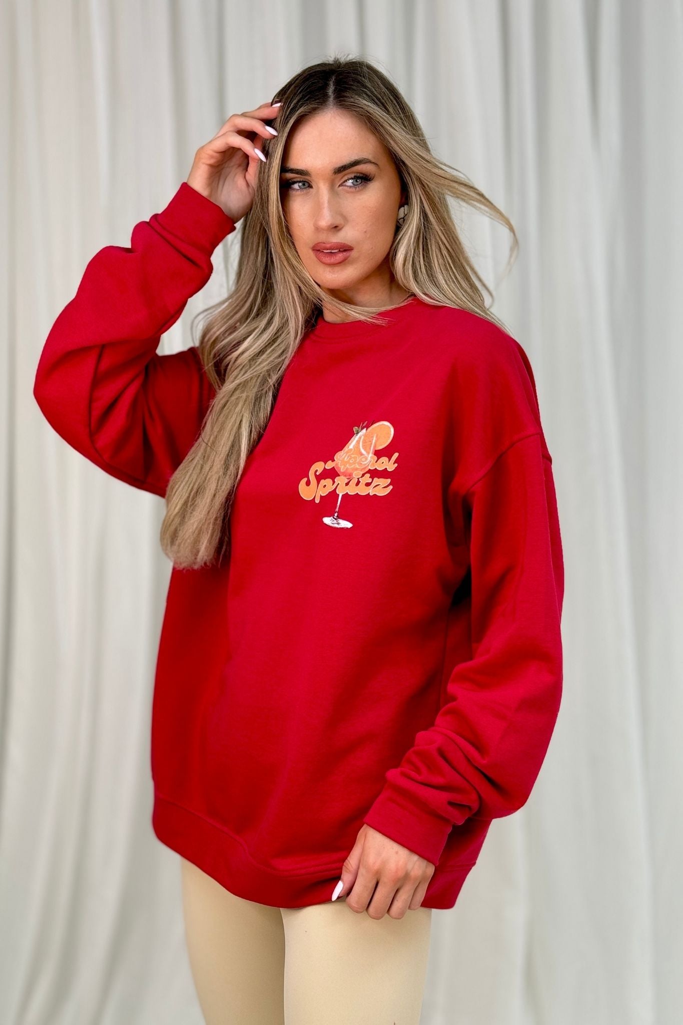 Melanie Cocktail Graphic Sweatshirt In Dark Red