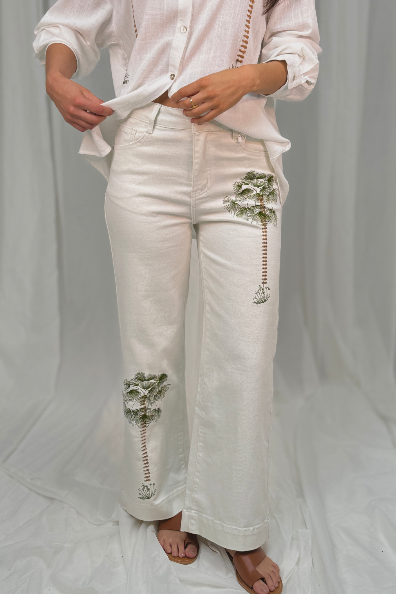 Megan Embroidered Jeans In Cream