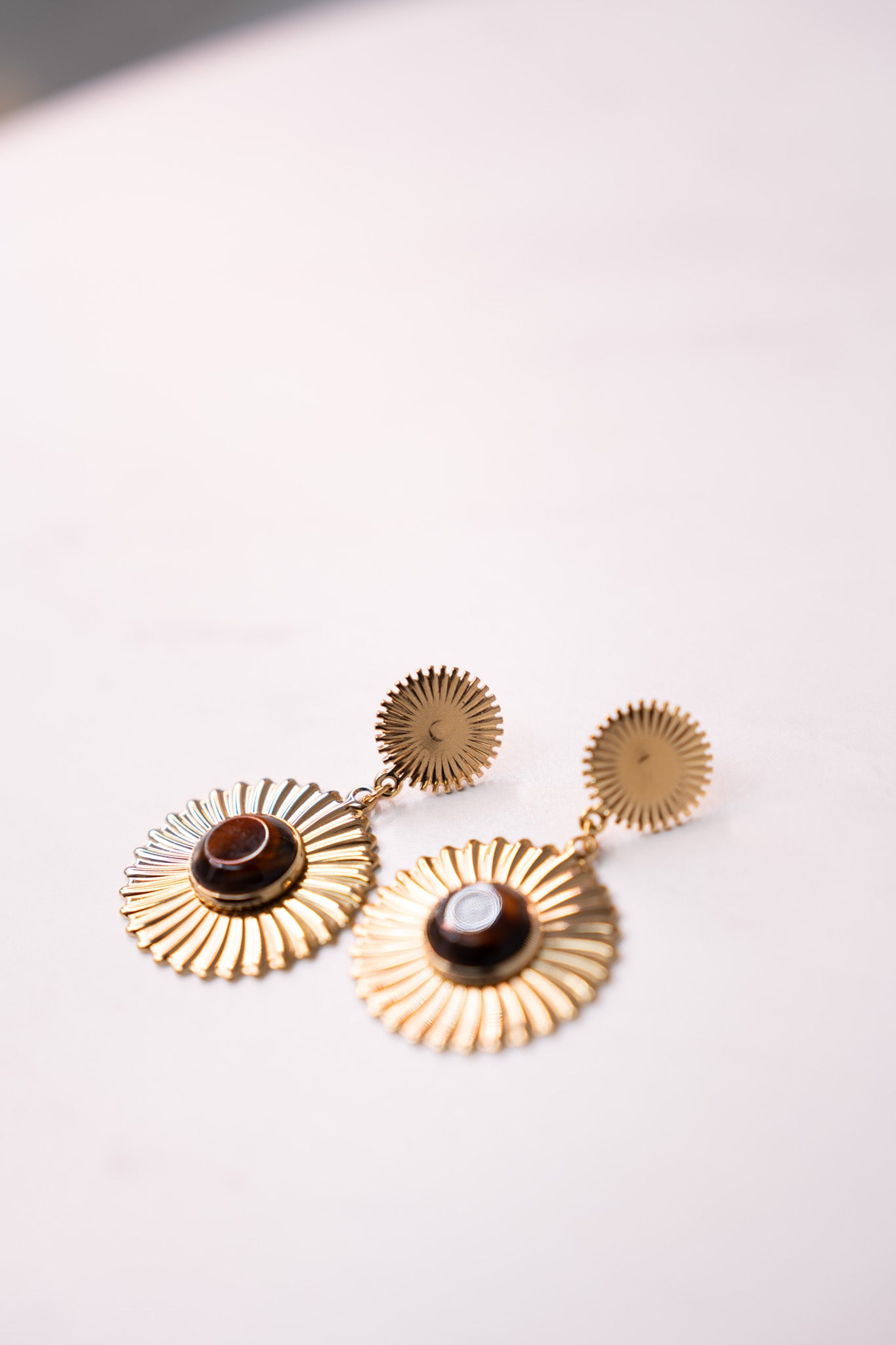 Olive Circle Pendant Earrings In Brown