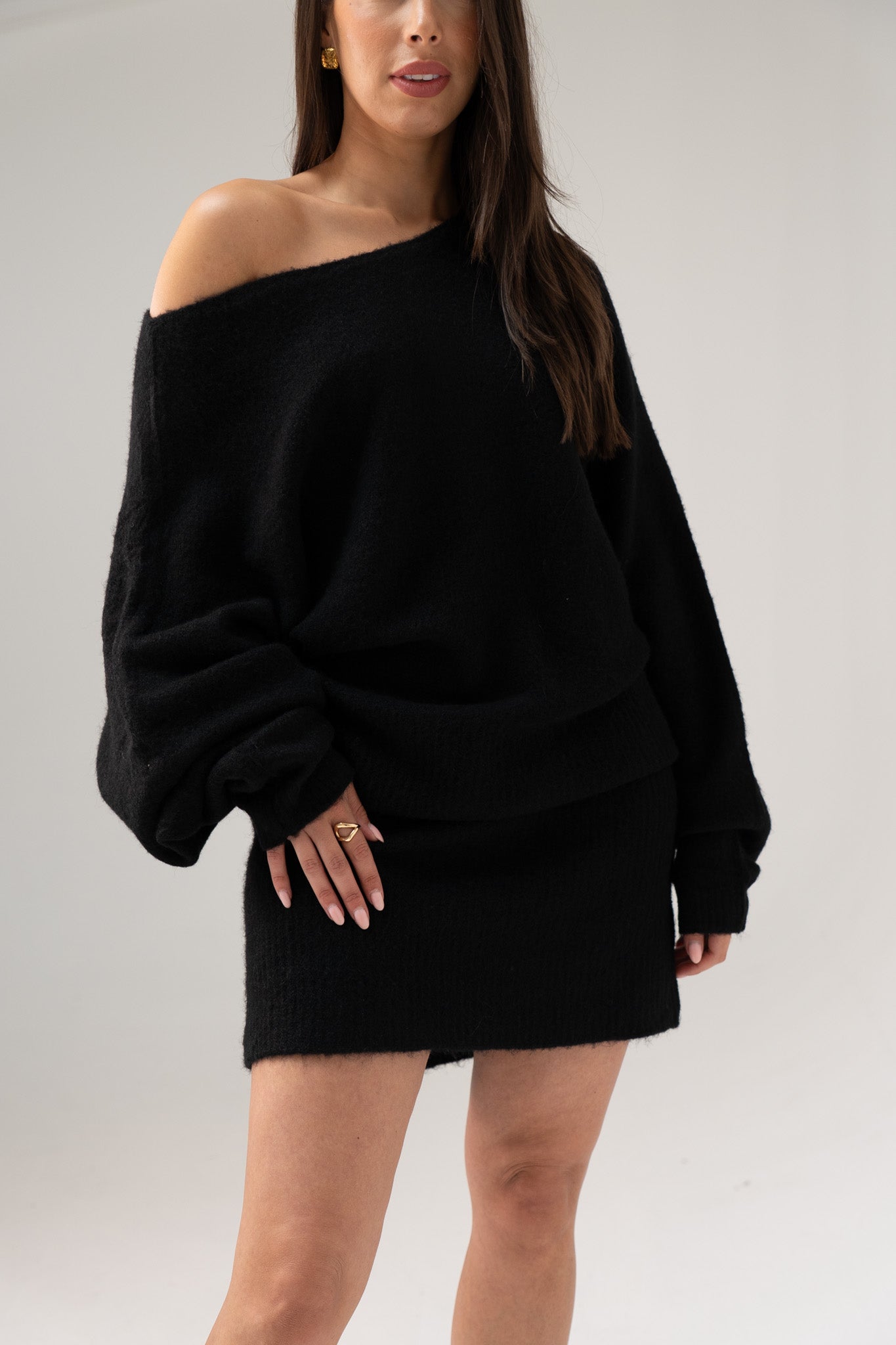 Caitlyn Longline Jumper In Black