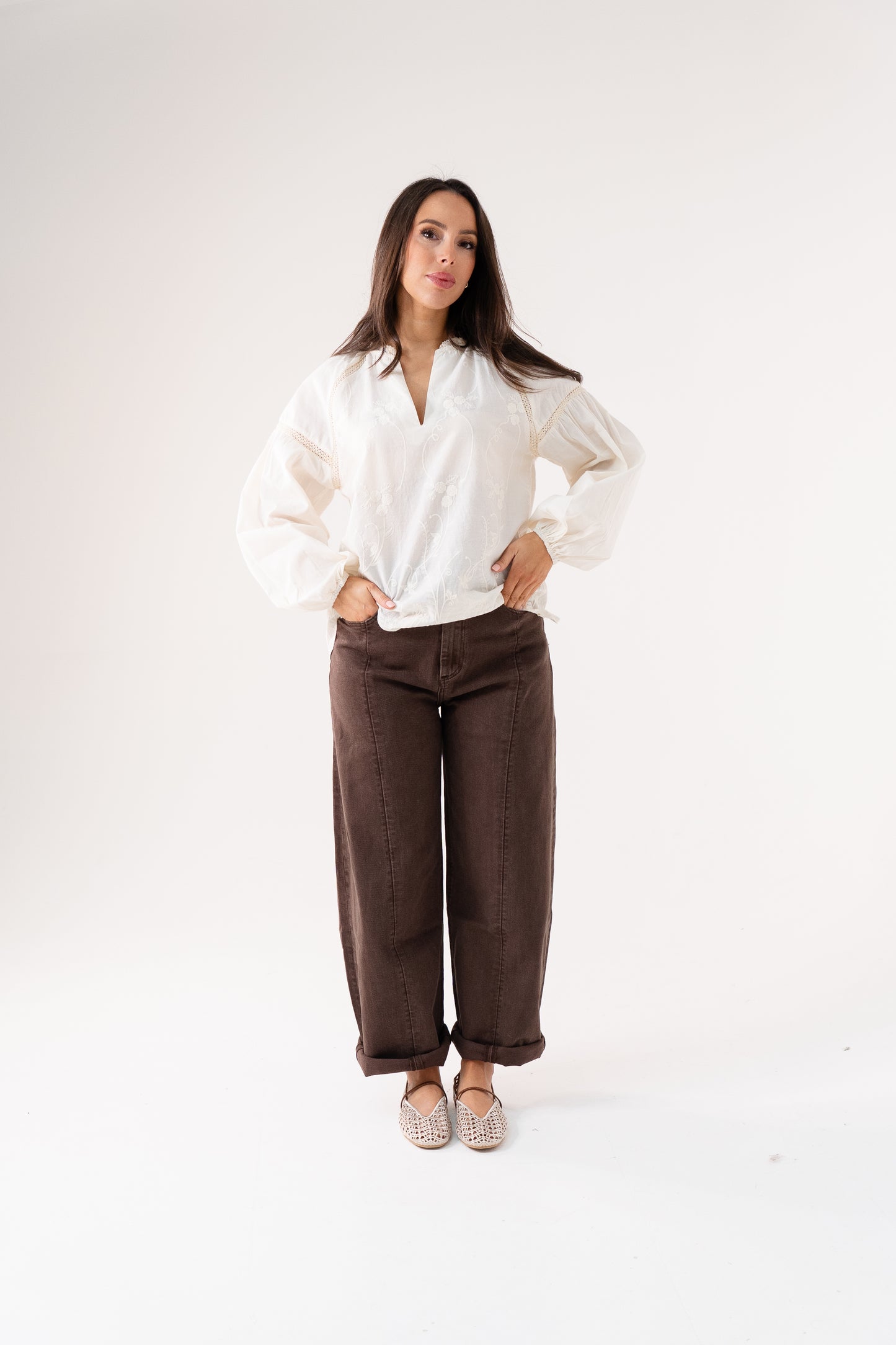 Connie Embroidered Scallop Top In Cream