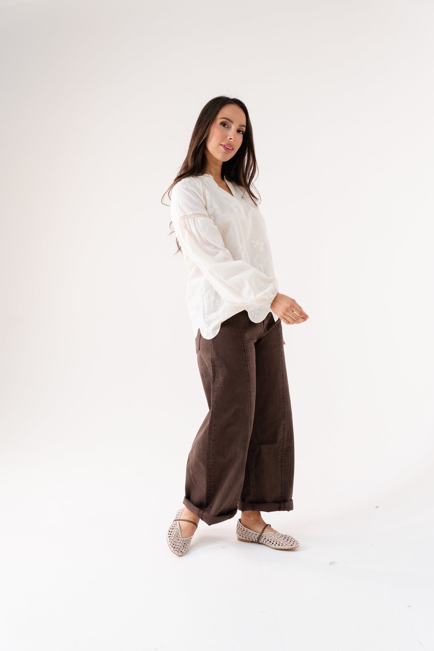 Connie Embroidered Scallop Top In Cream