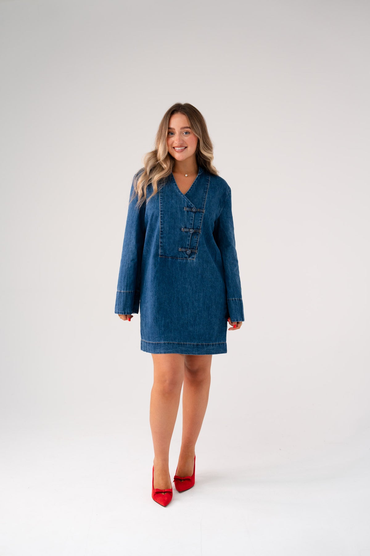 Cora Denim Shift Dress In Mid Wash