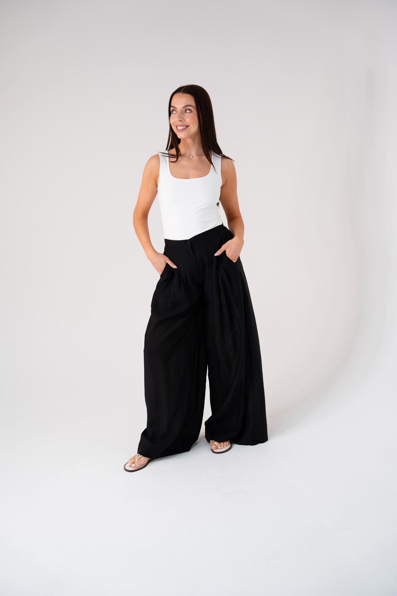 Iris Wide Leg Trousers In Black