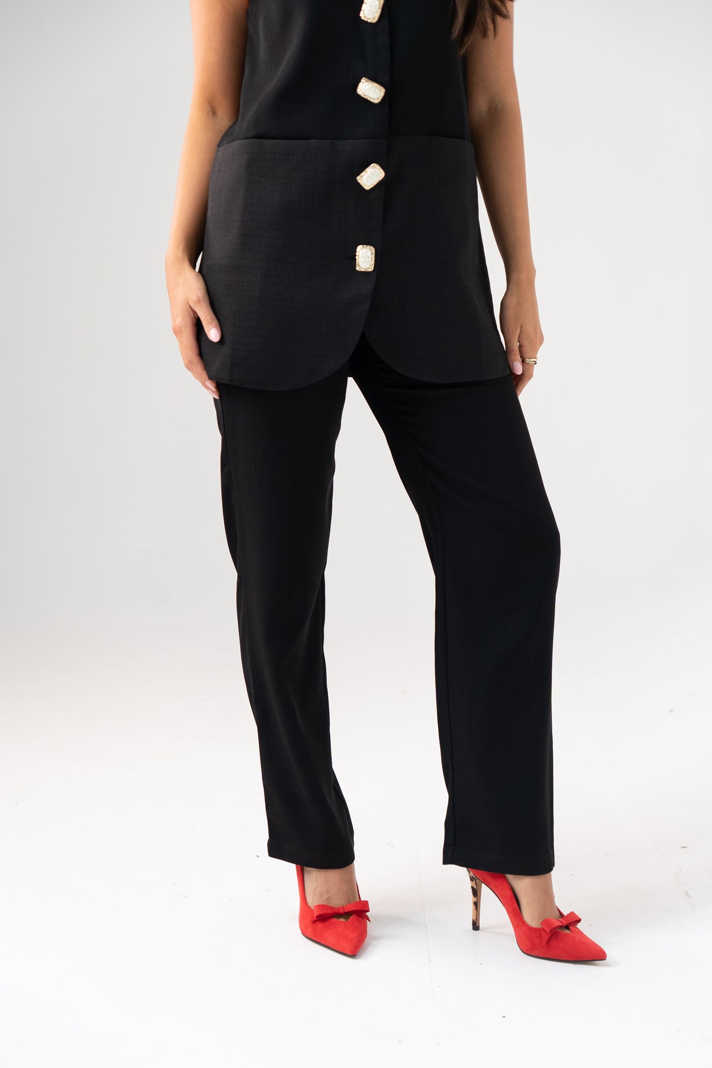 Love Laura Fitted Trousers In Black