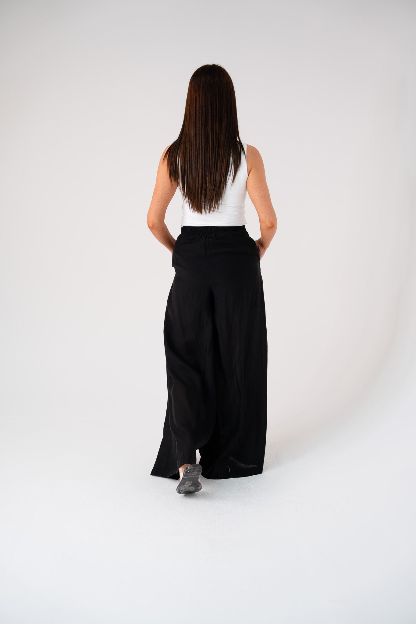 Iris Wide Leg Trousers In Black