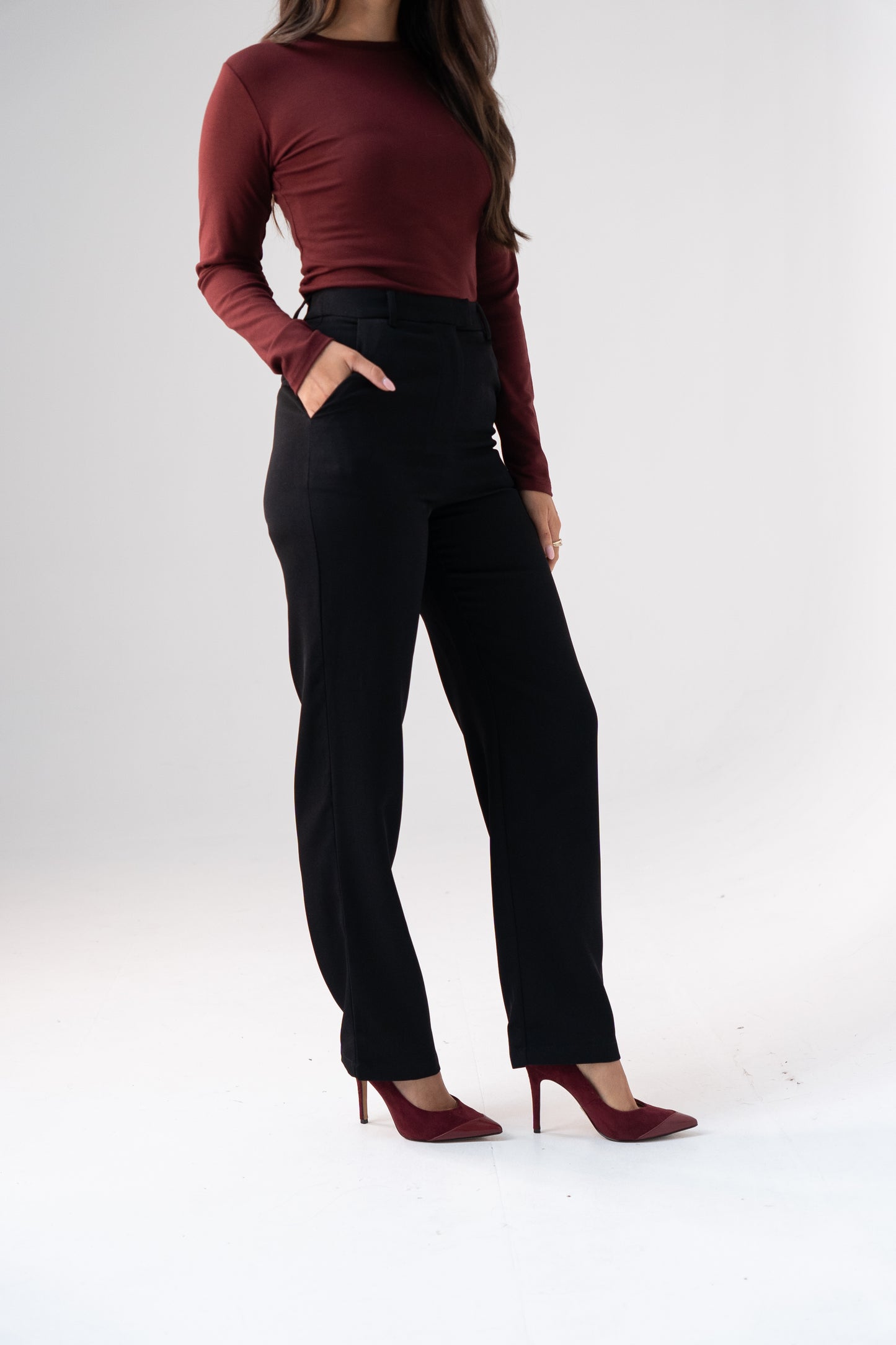 Love Laura Fitted Trousers In Black