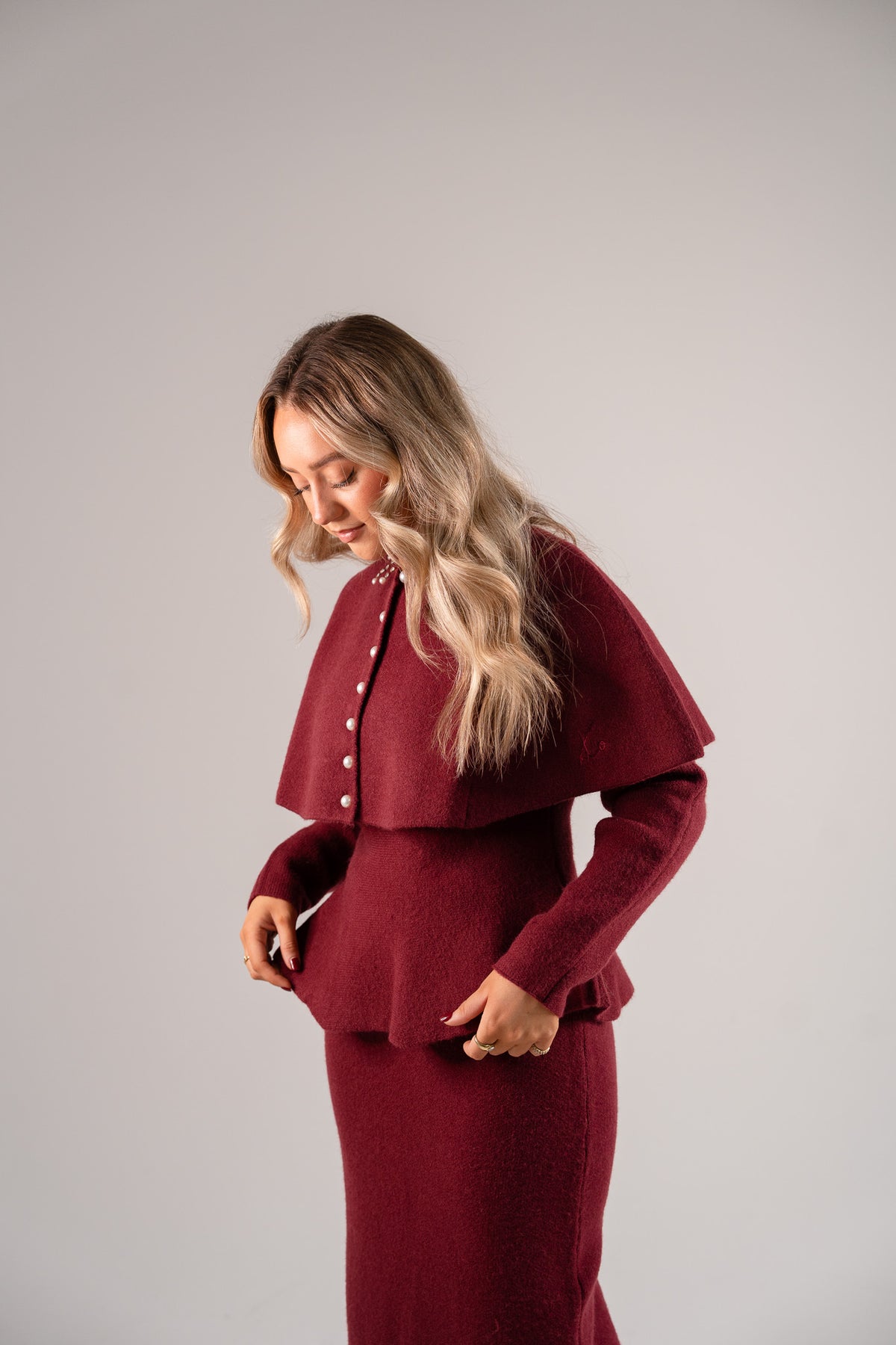 Love Laura Knit Cape With Pearls In Burgundy