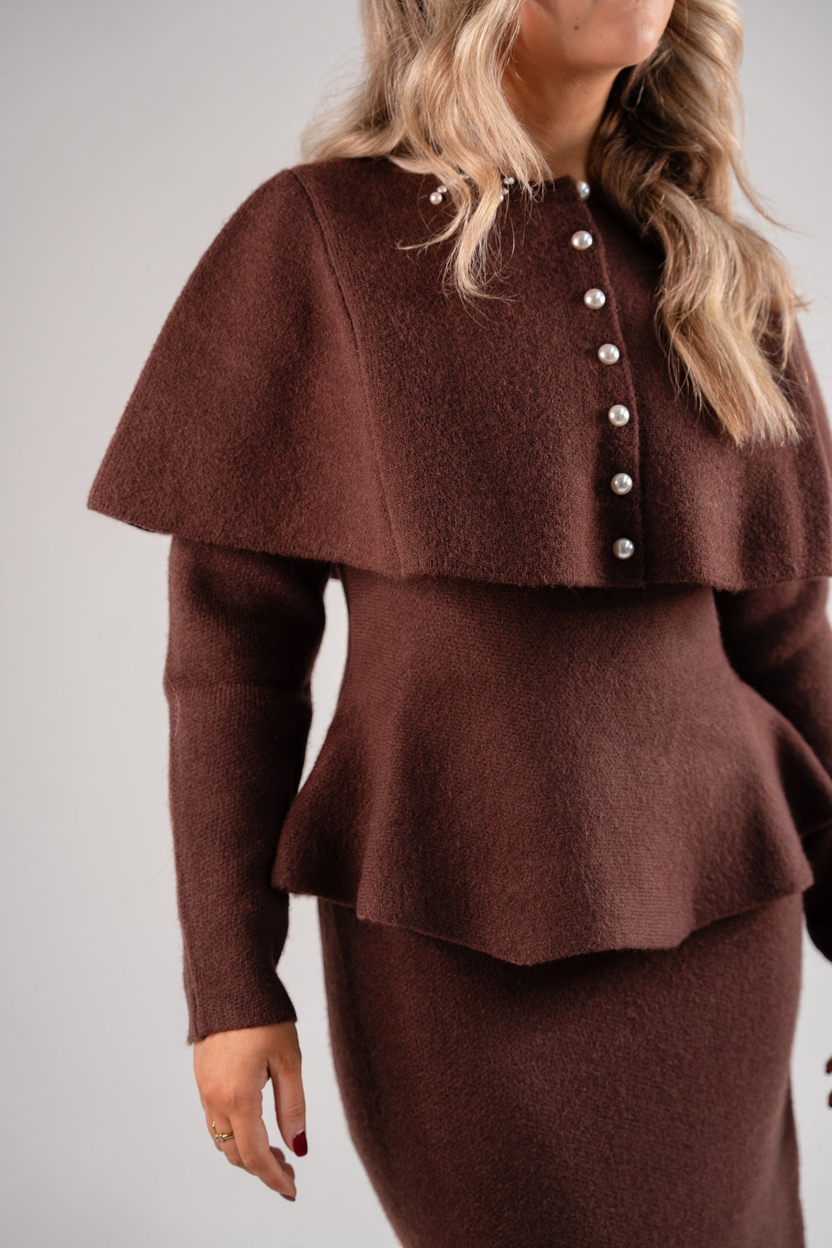 Love Laura Knit Cape With Pearls In Chocolate