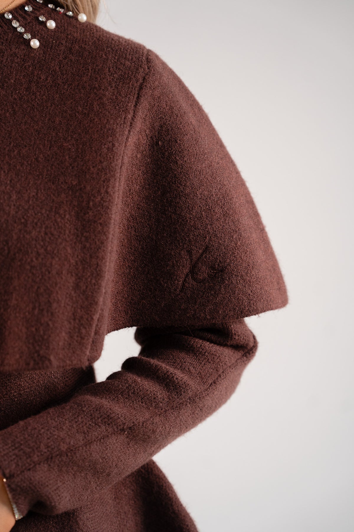 Love Laura Knit Cape With Pearls In Chocolate