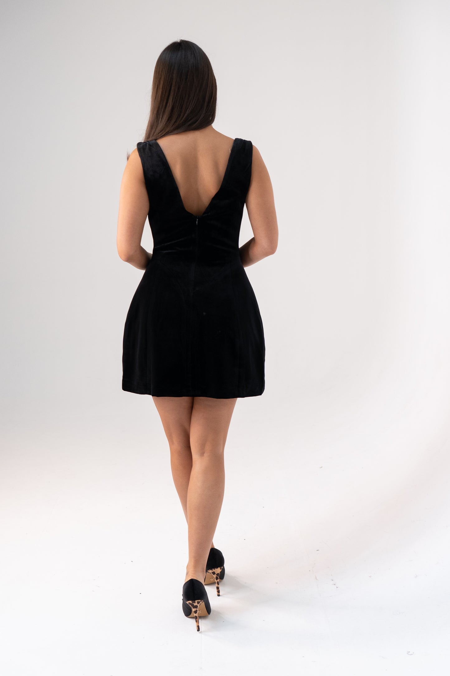 Love Laura Cream Bow Velvet Dress In Black