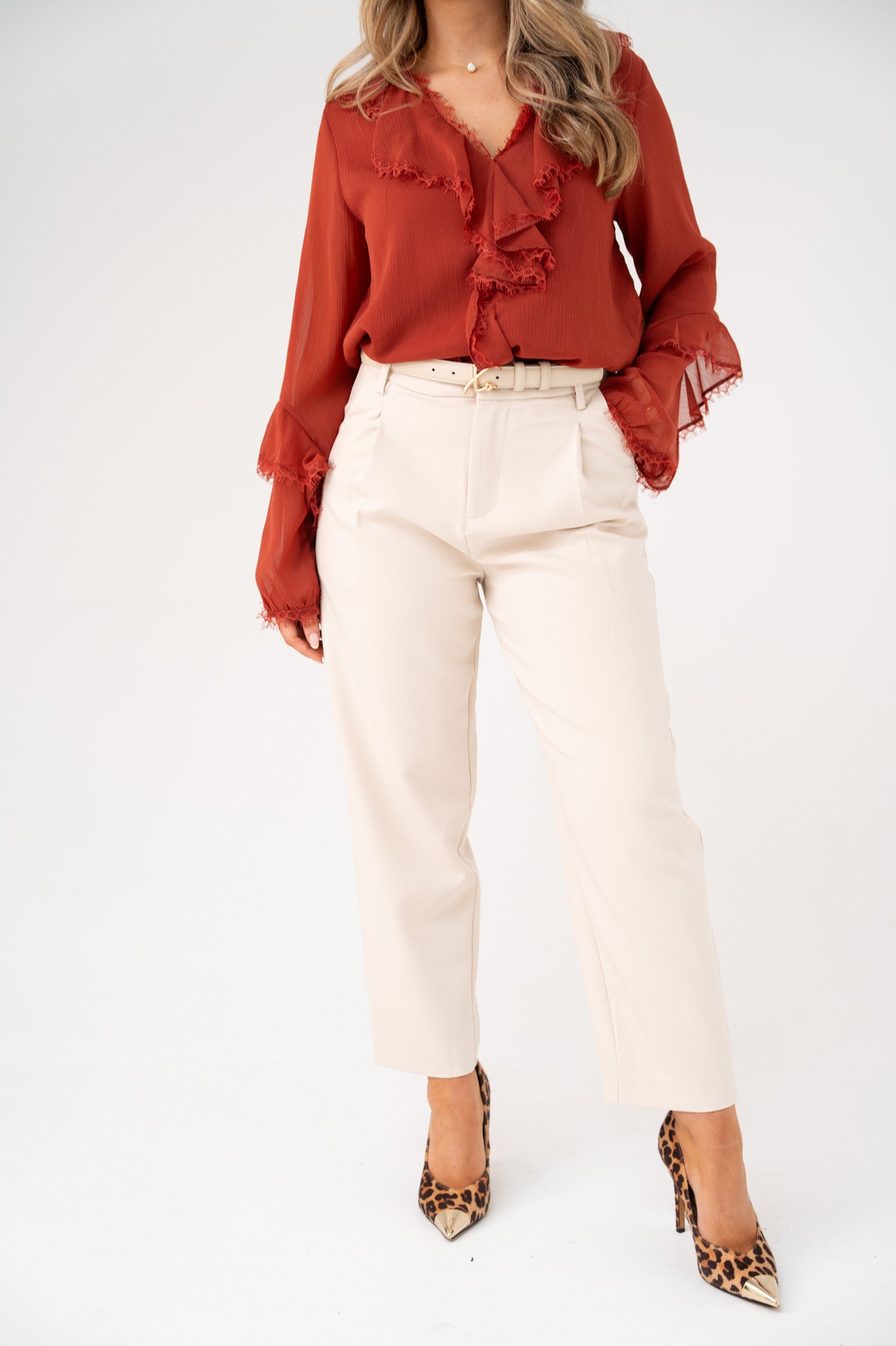Love Laura Cigarette Trousers In Neutral