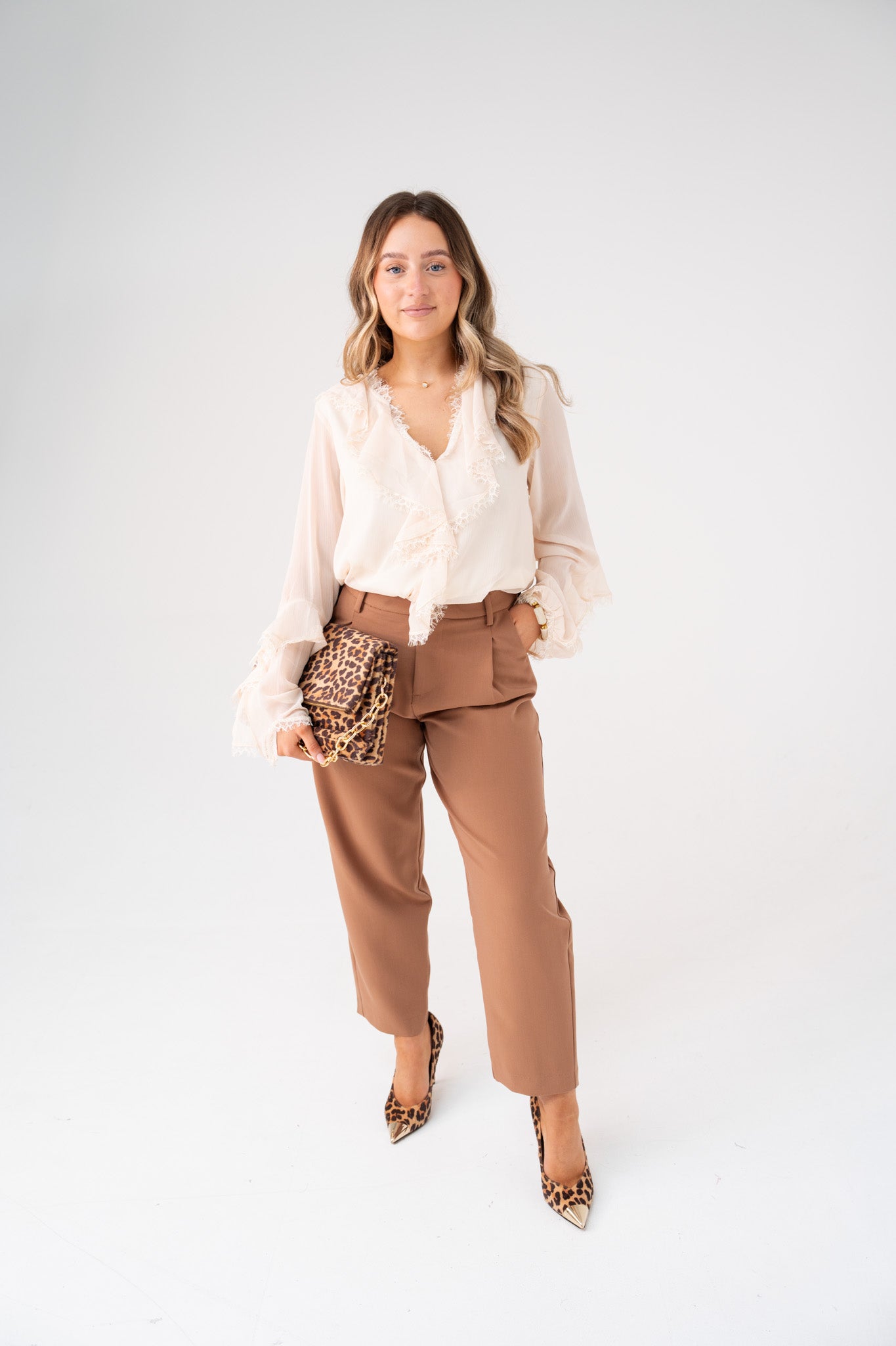 Love Laura Cigarette Trousers In Camel