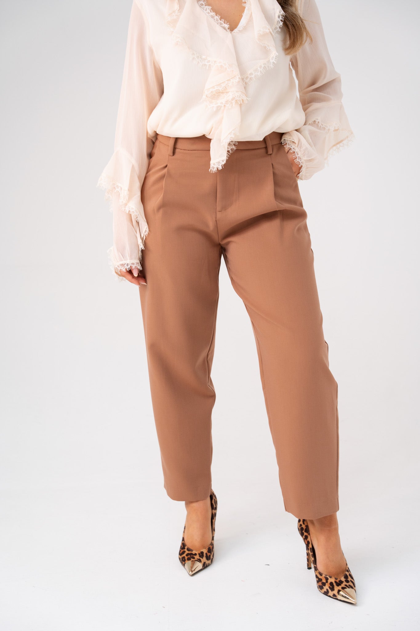 Love Laura Cigarette Trousers In Camel