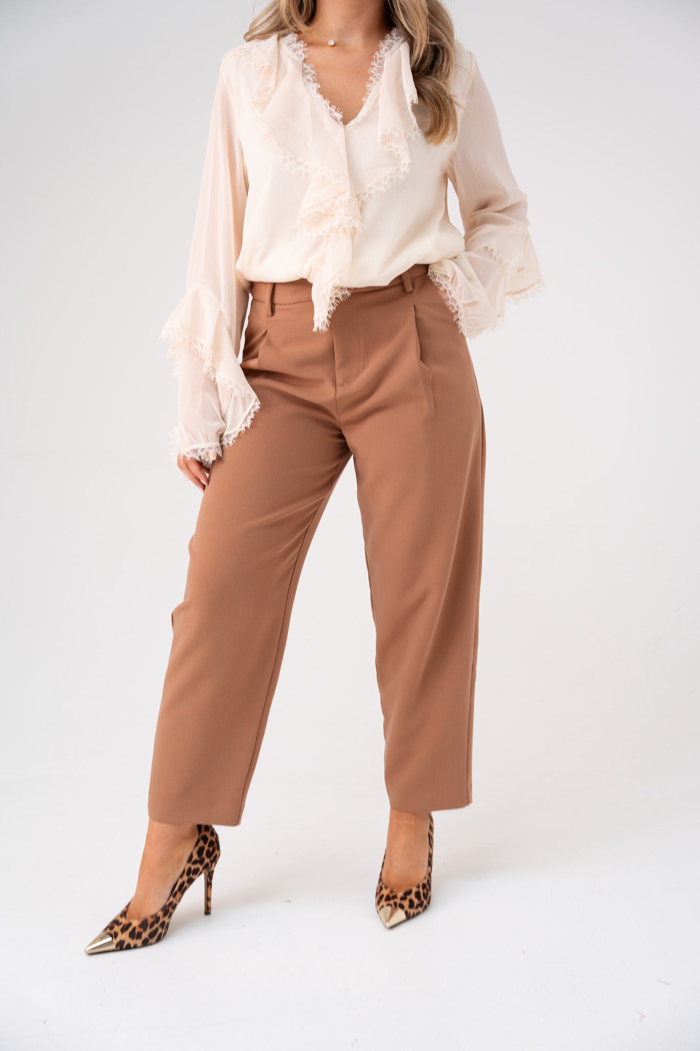 Love Laura Cigarette Trousers In Camel