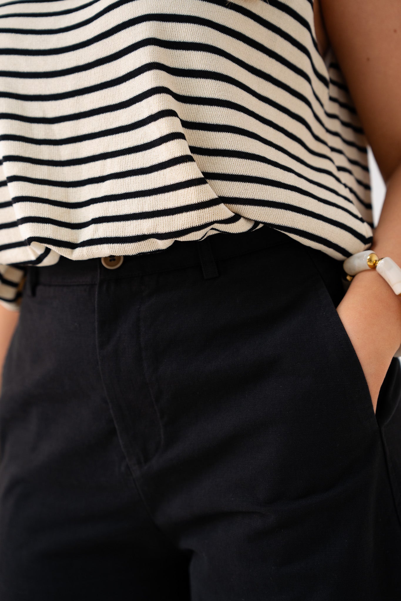 Kiera Barrell Trousers In Black