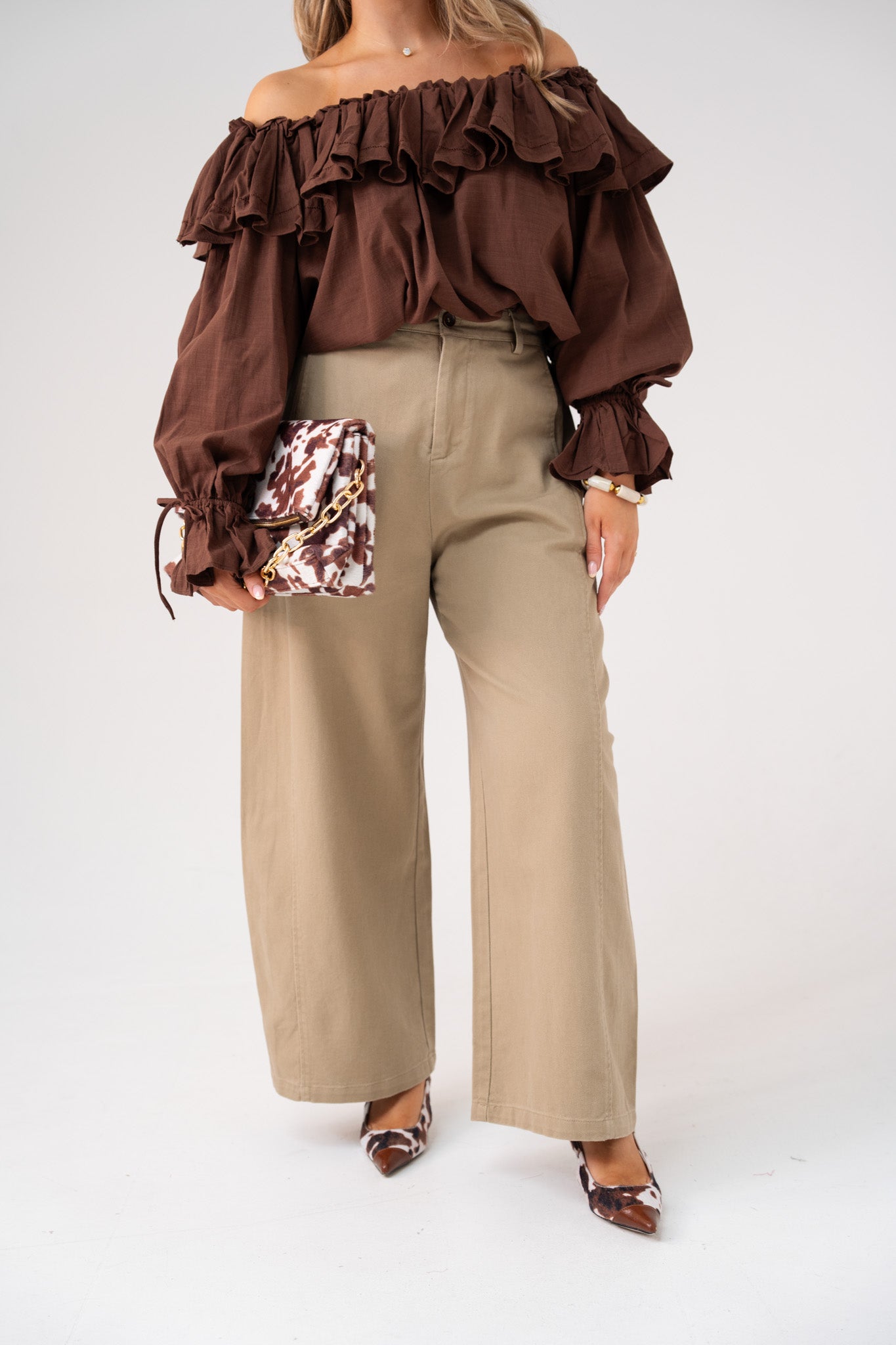 Kiera Barrell Trousers In Beige
