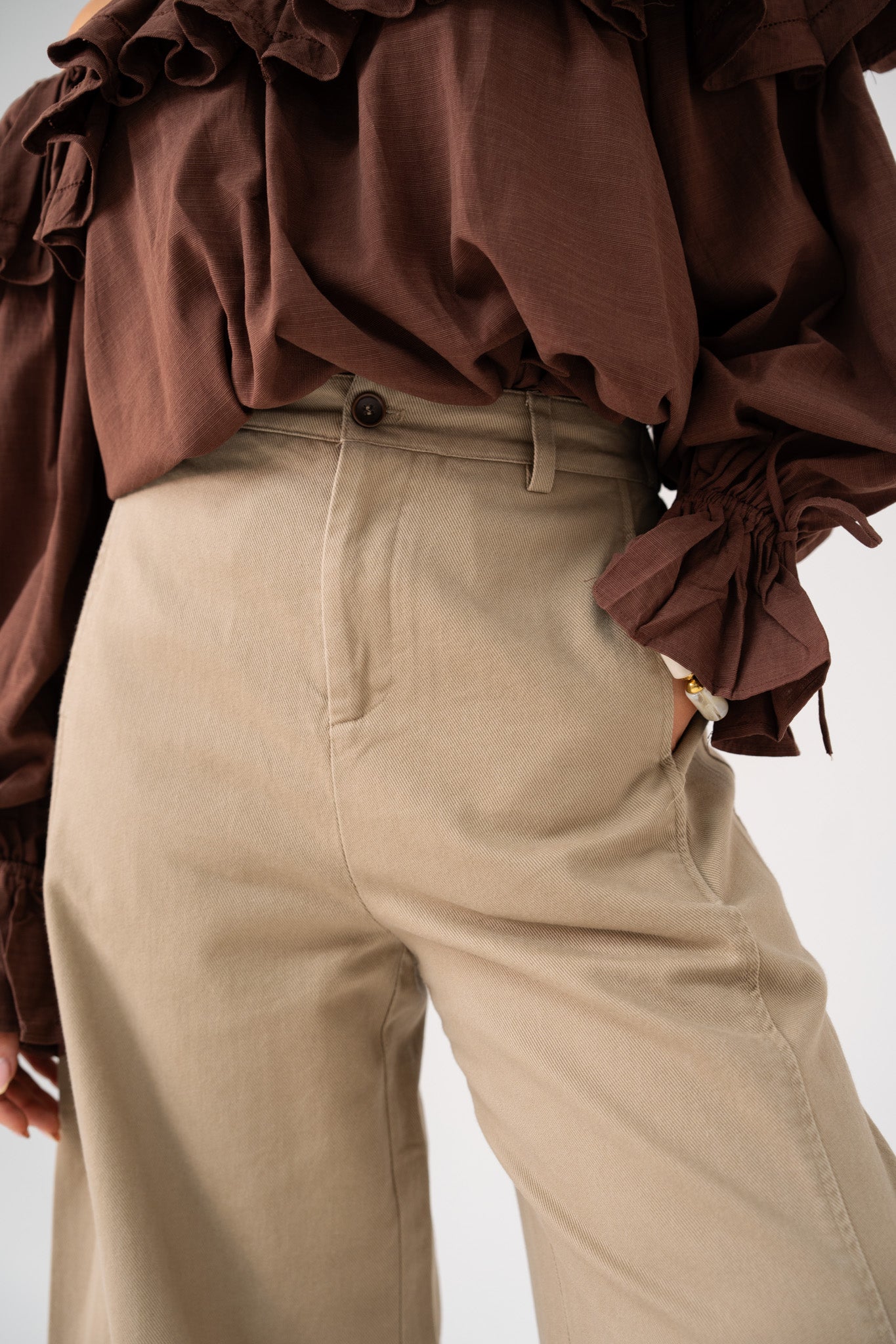 Kiera Barrell Trousers In Beige
