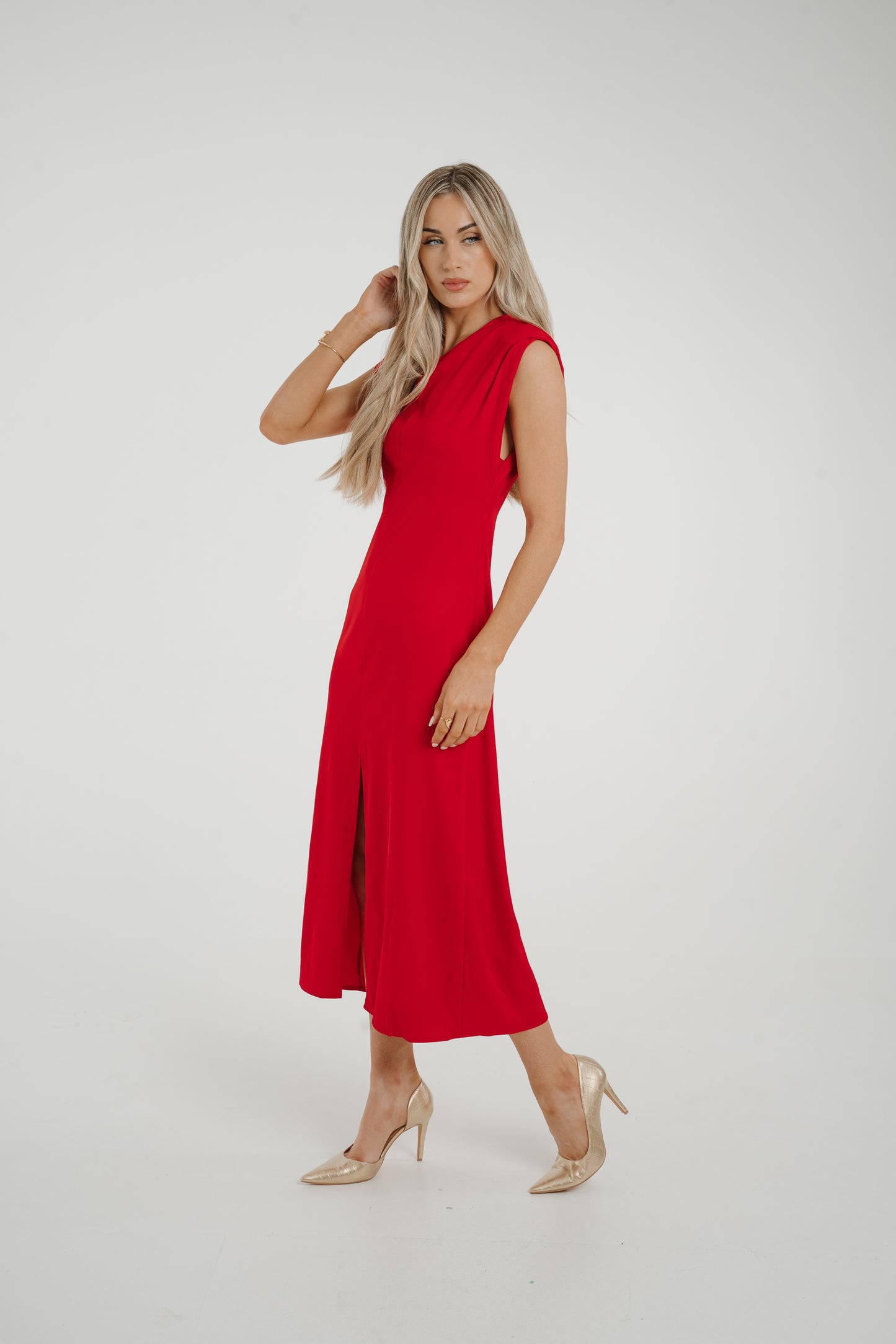 Ella Sleeveless Midi Dress In Red