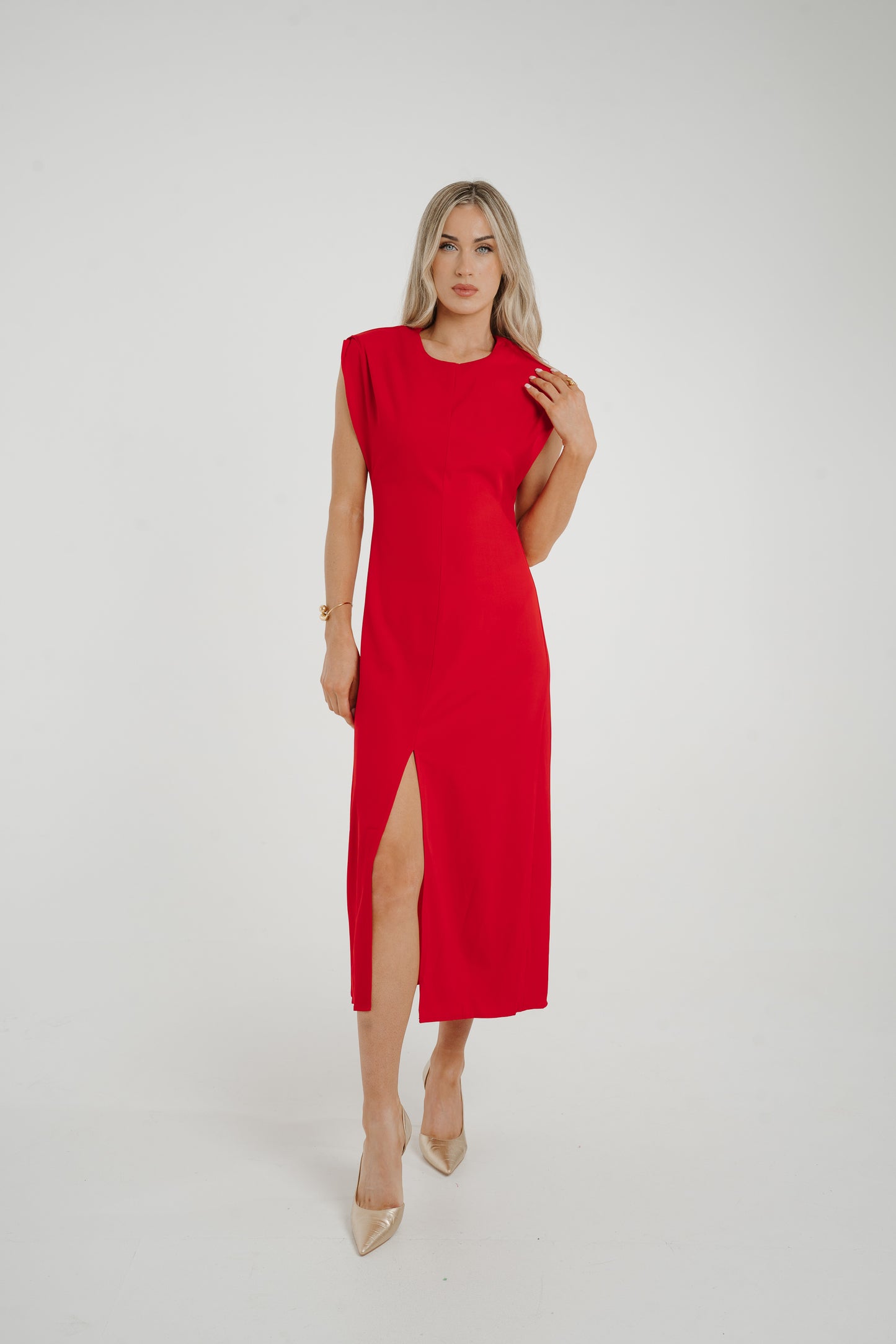 Ella Sleeveless Midi Dress In Red