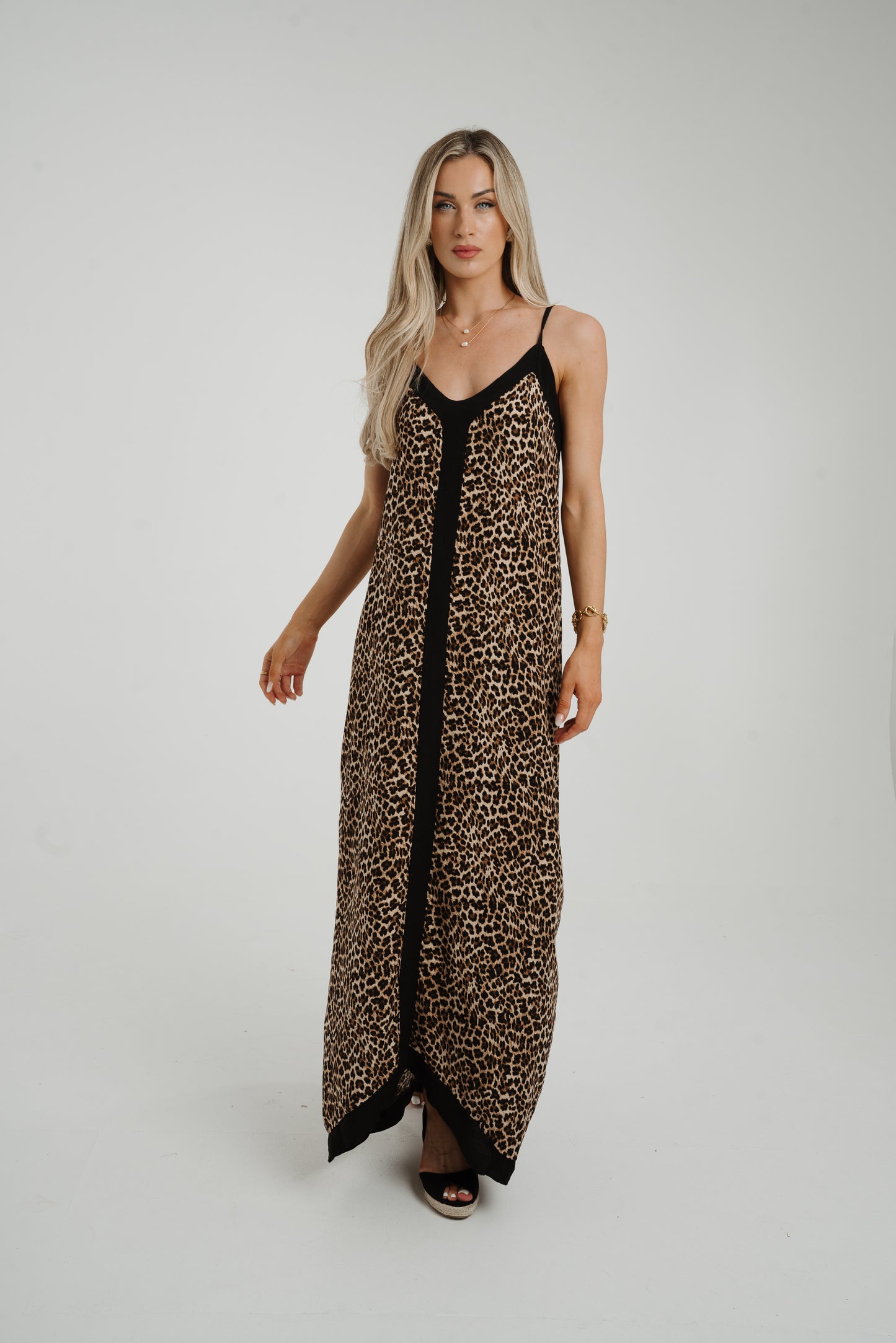 Danni Trim Maxi Dress In Leopard Print