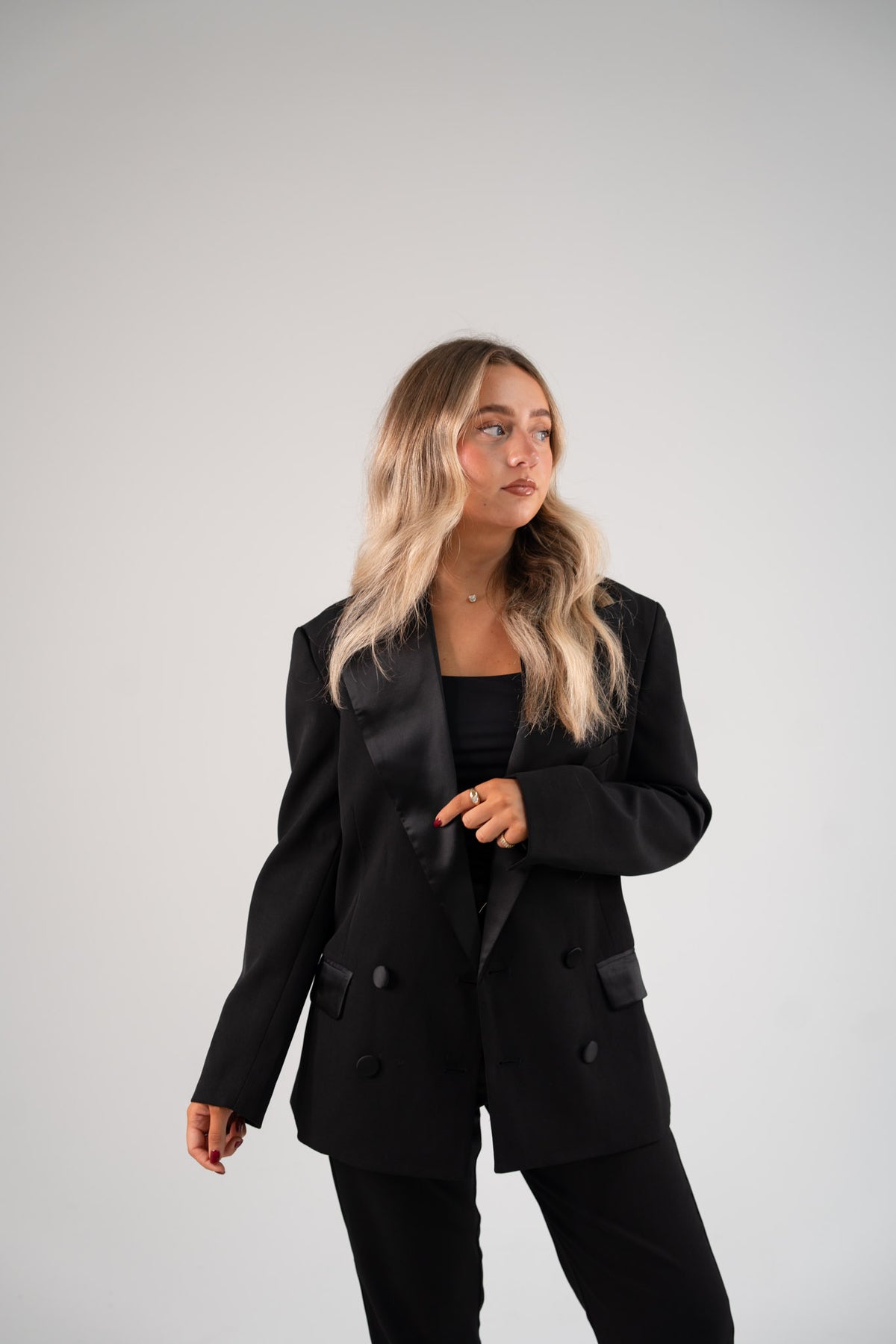 Love Laura Tuxedo Power Blazer In Black