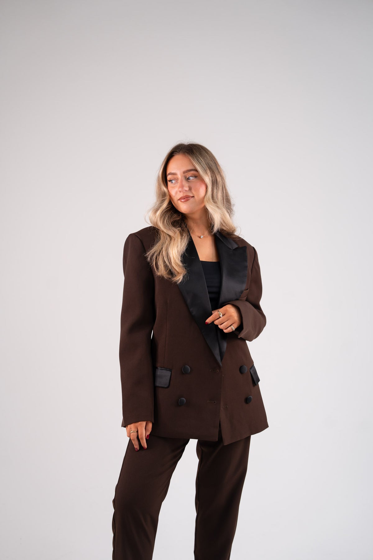 Love Laura Tuxedo Power Blazer In Chocolate