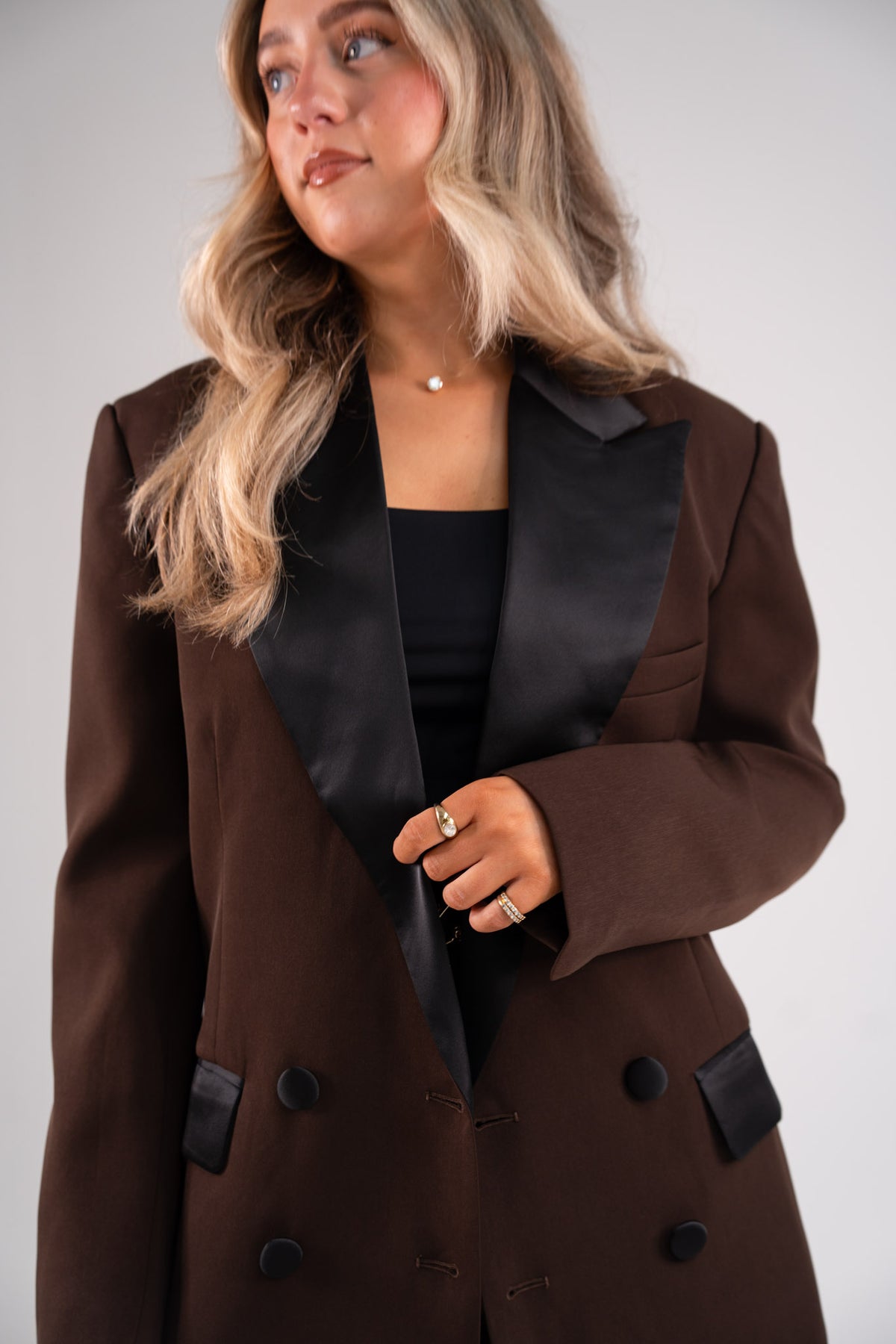 Love Laura Tuxedo Power Blazer In Chocolate