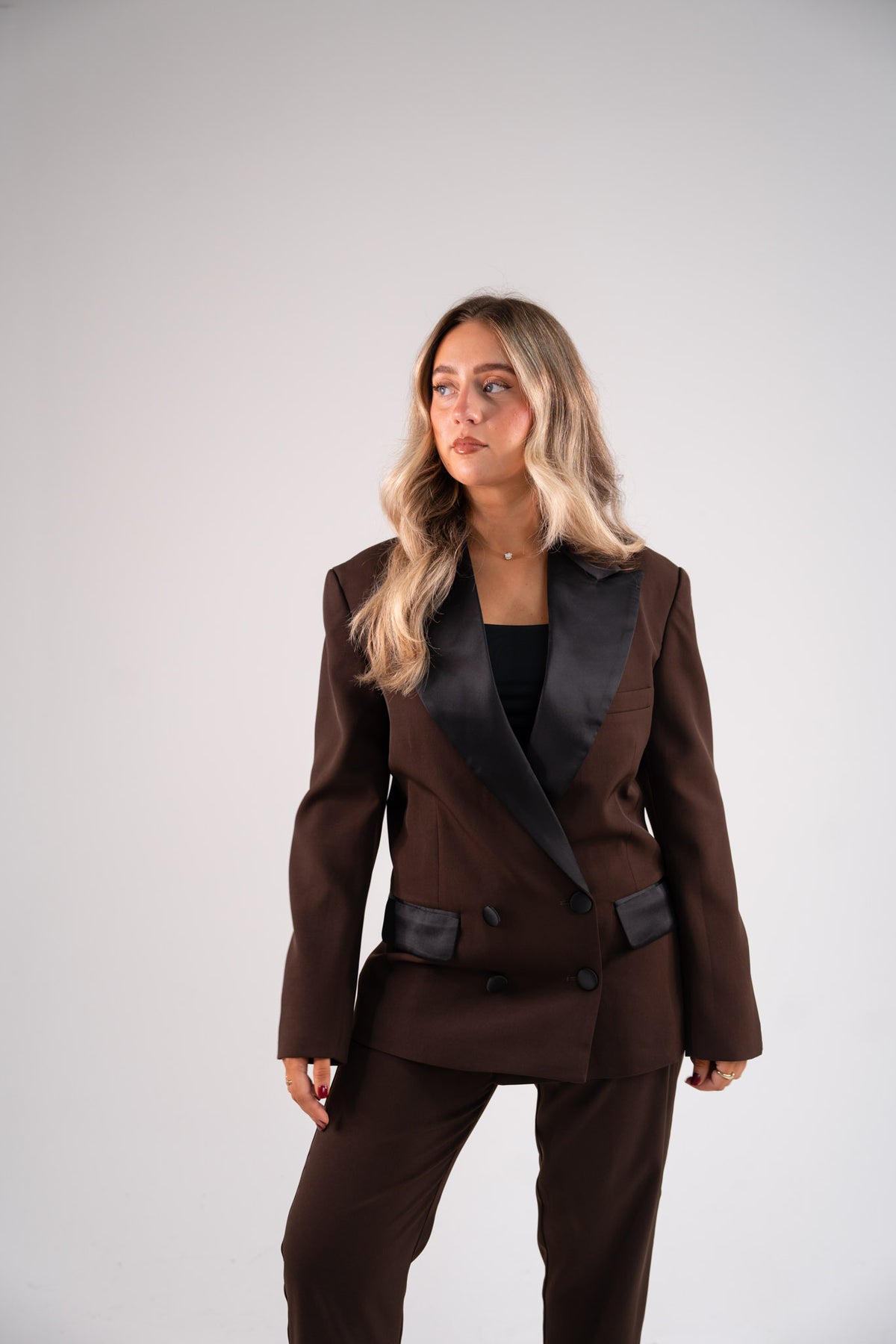Love Laura Tuxedo Power Blazer In Chocolate