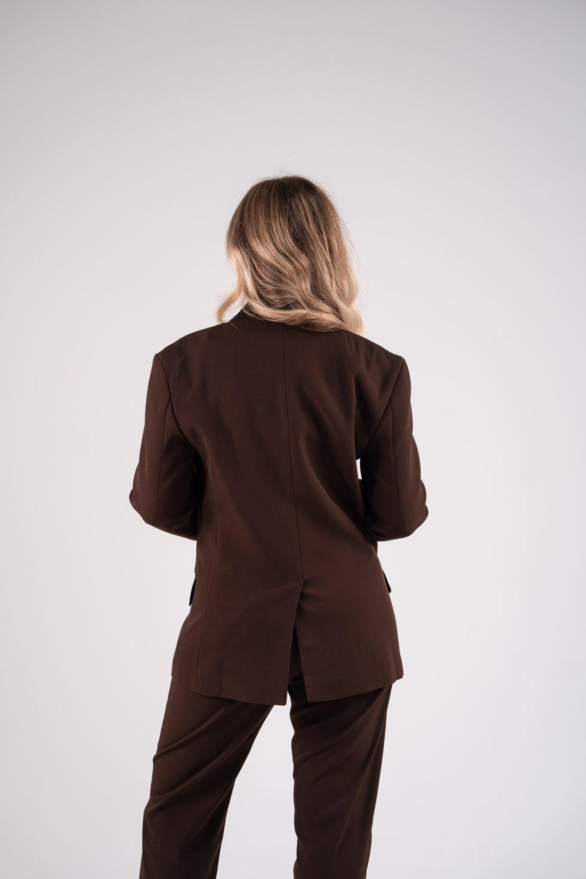 Love Laura Tuxedo Power Blazer In Chocolate