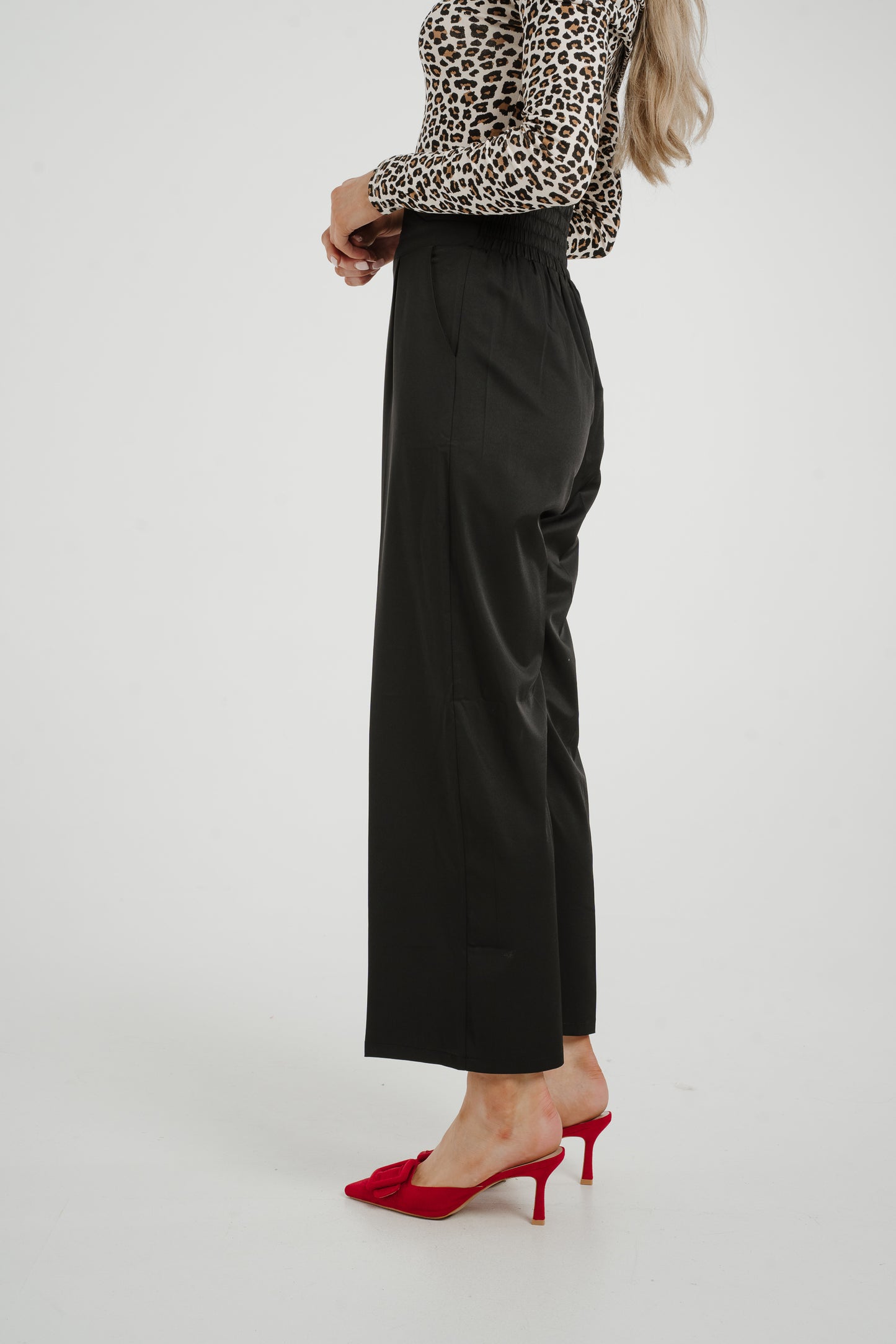 Willow Fitted Waist Trousers In Black