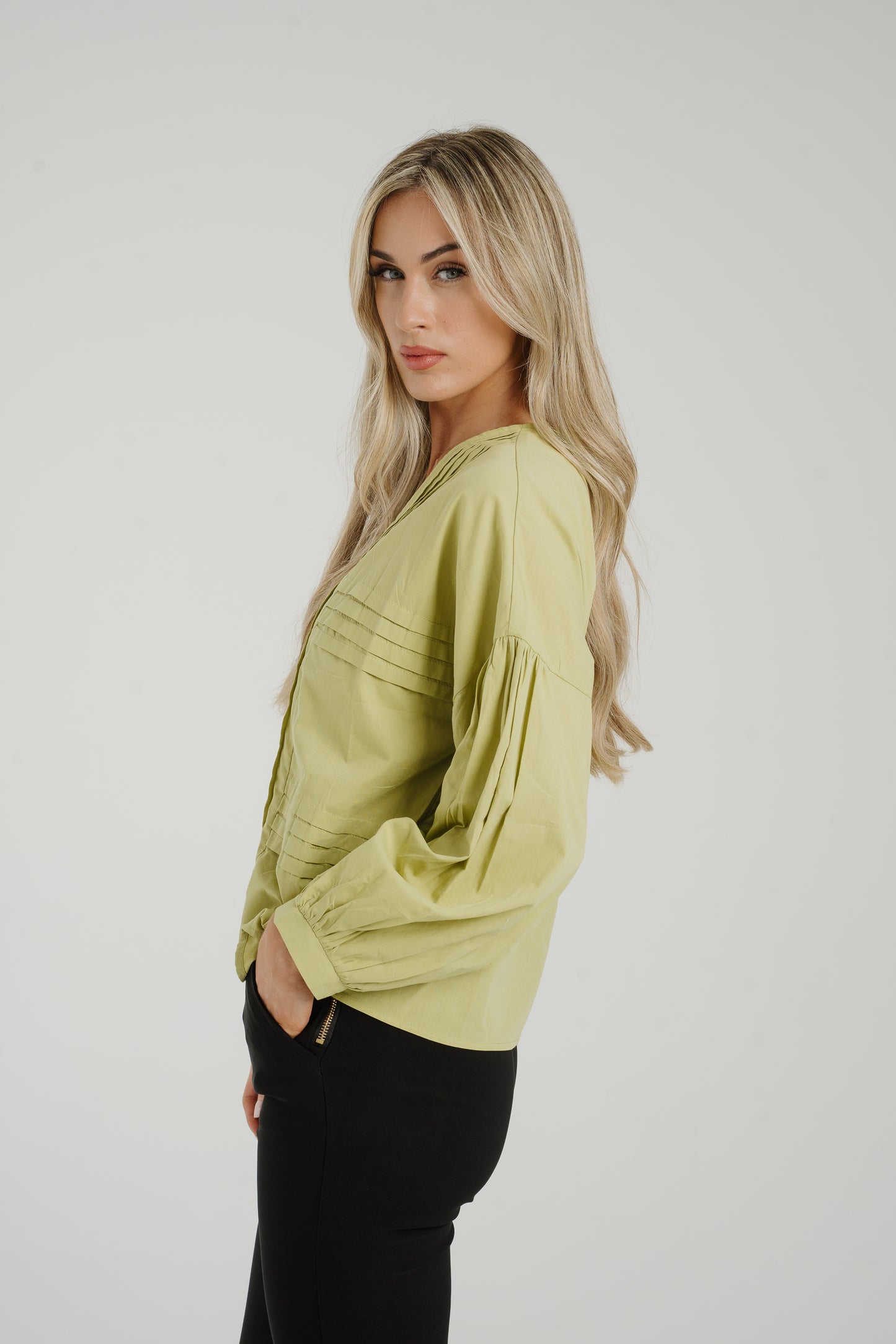 Caitlyn Puff Sleeve Blouse In Olive