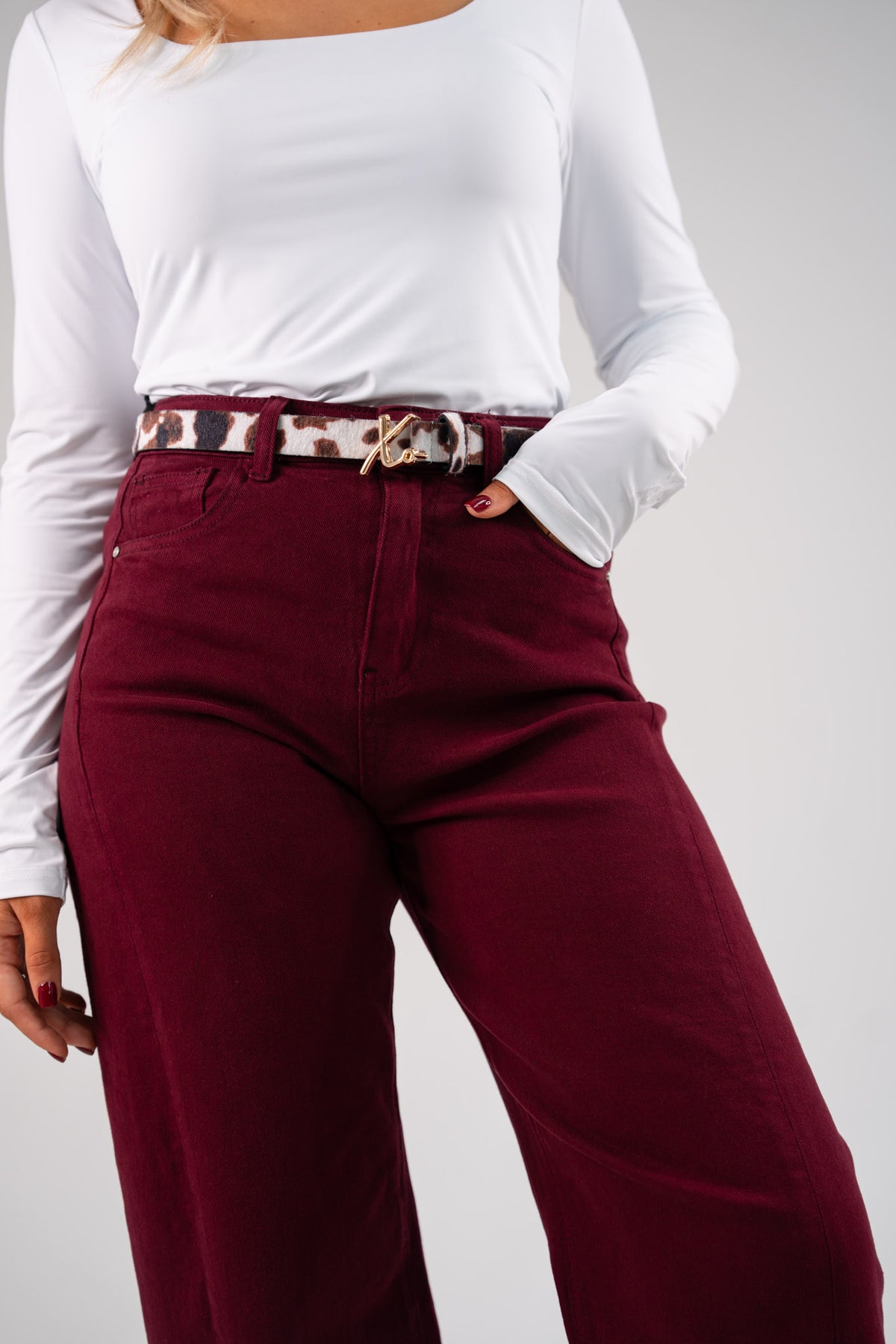 Love Laura Carrot Barrell Jeans In Burgundy