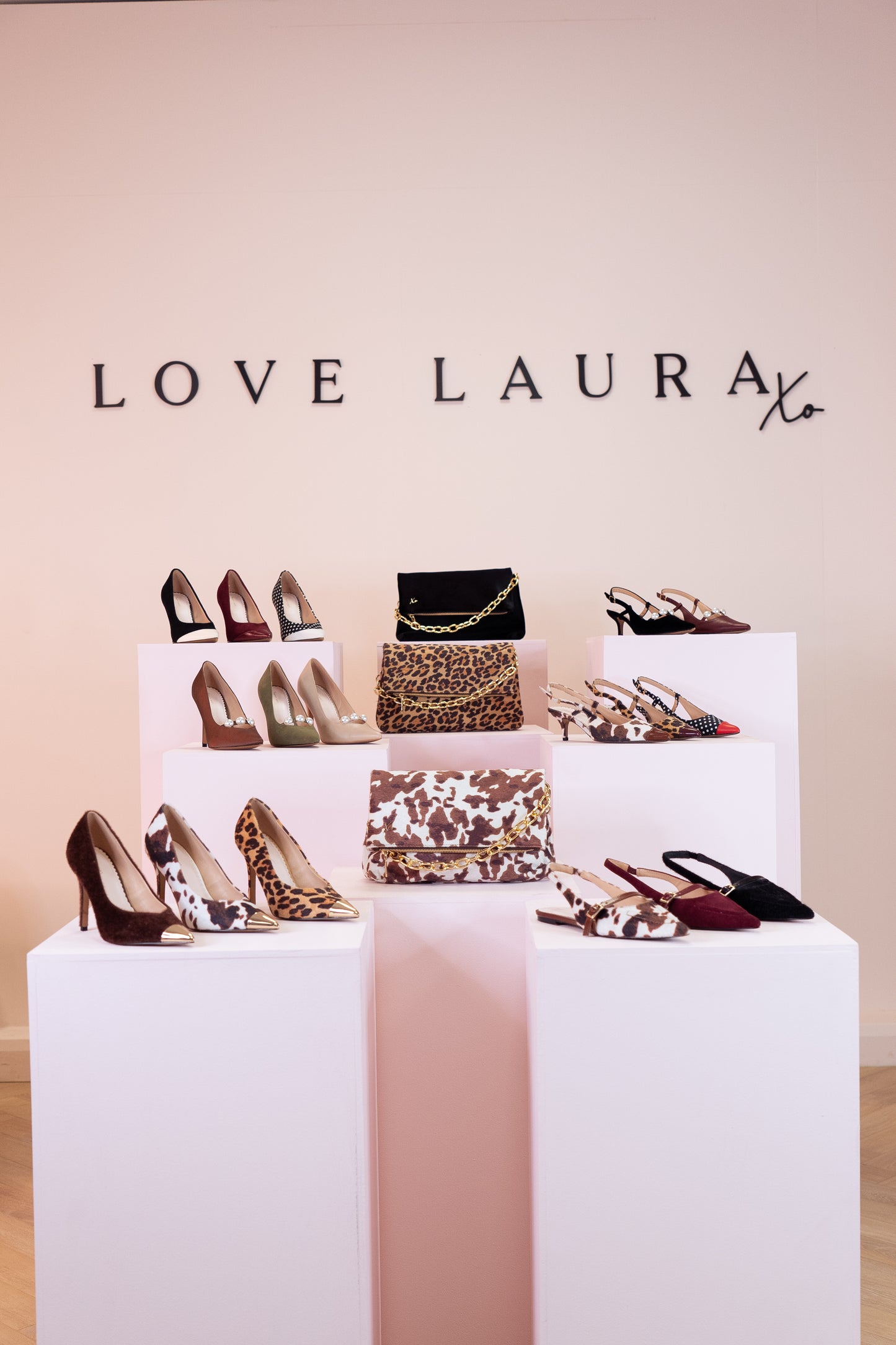 Love Laura Chain Detail Bag In Cow Print