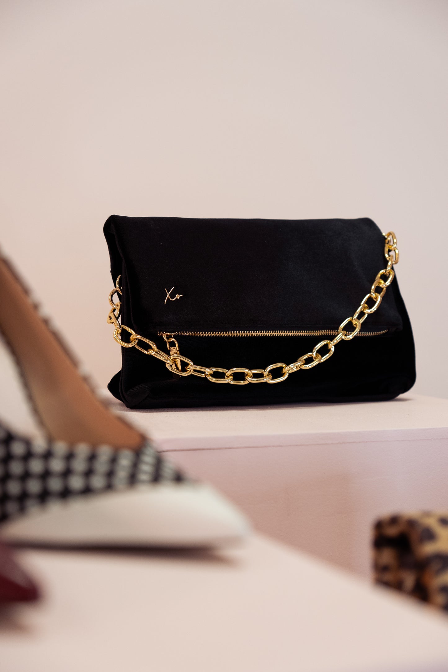 Love Laura Chain Detail Bag In Black