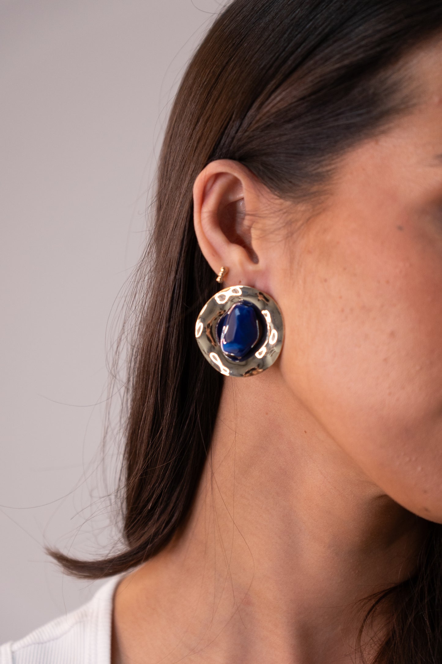 Polly Stone Centre Earrings In Blue