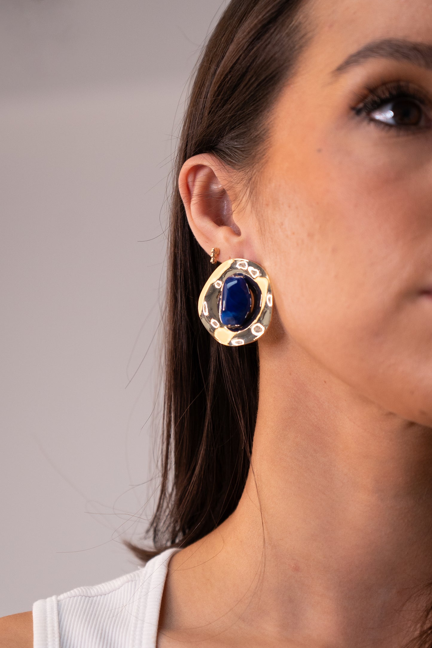 Polly Stone Centre Earrings In Blue