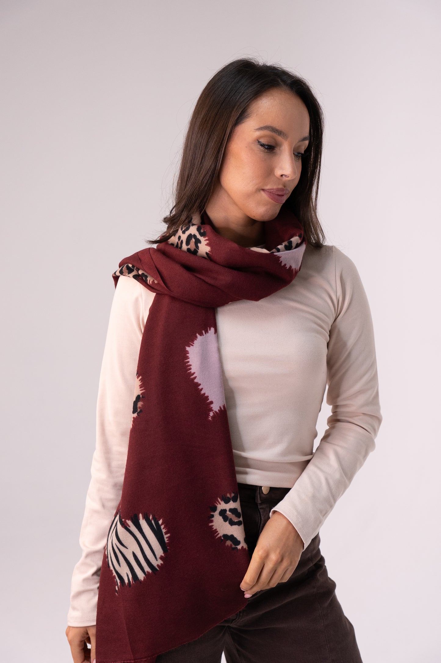 Polly Contrast Heart Scarf In Wine