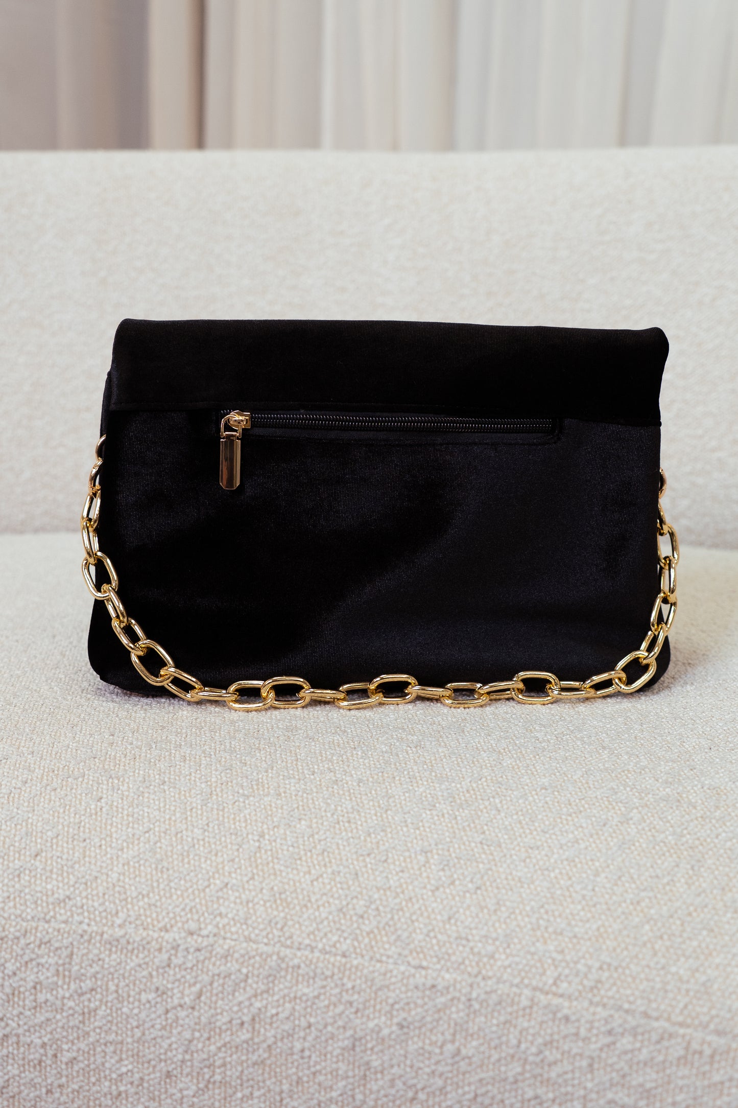 Love Laura Chain Detail Bag In Black