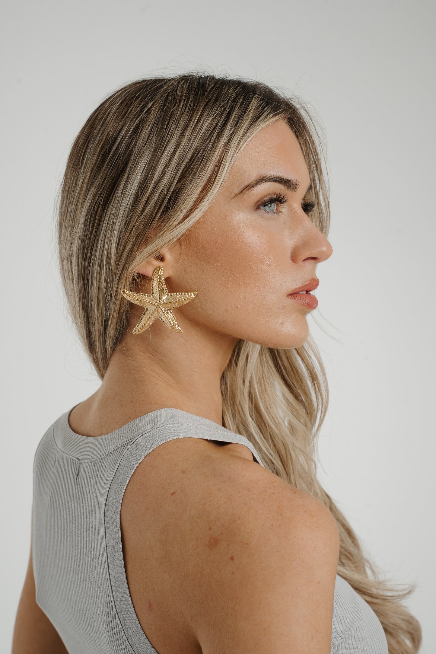 Cameron Starfish Earrings In Gold