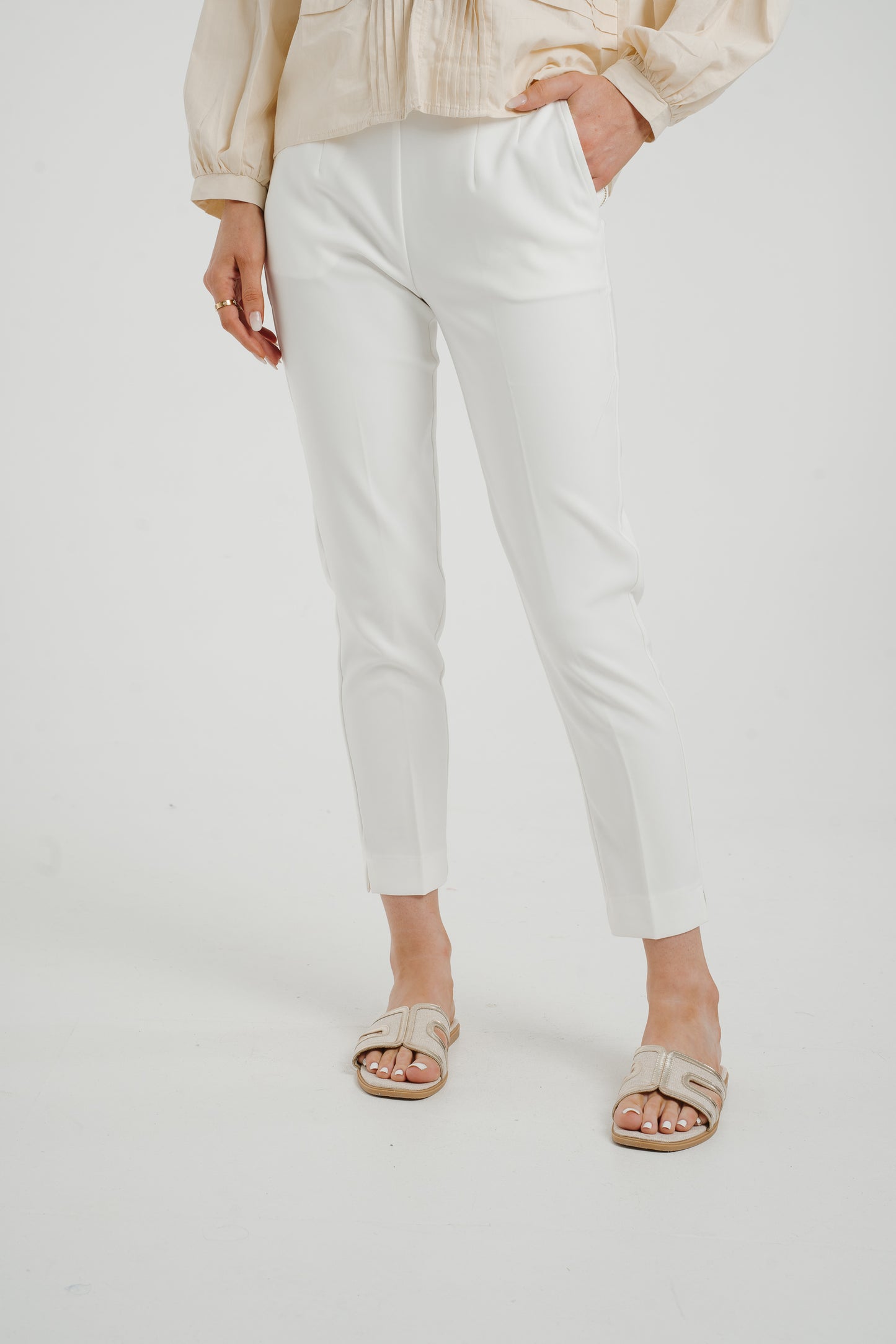 Freya Fitted Trouser In White
