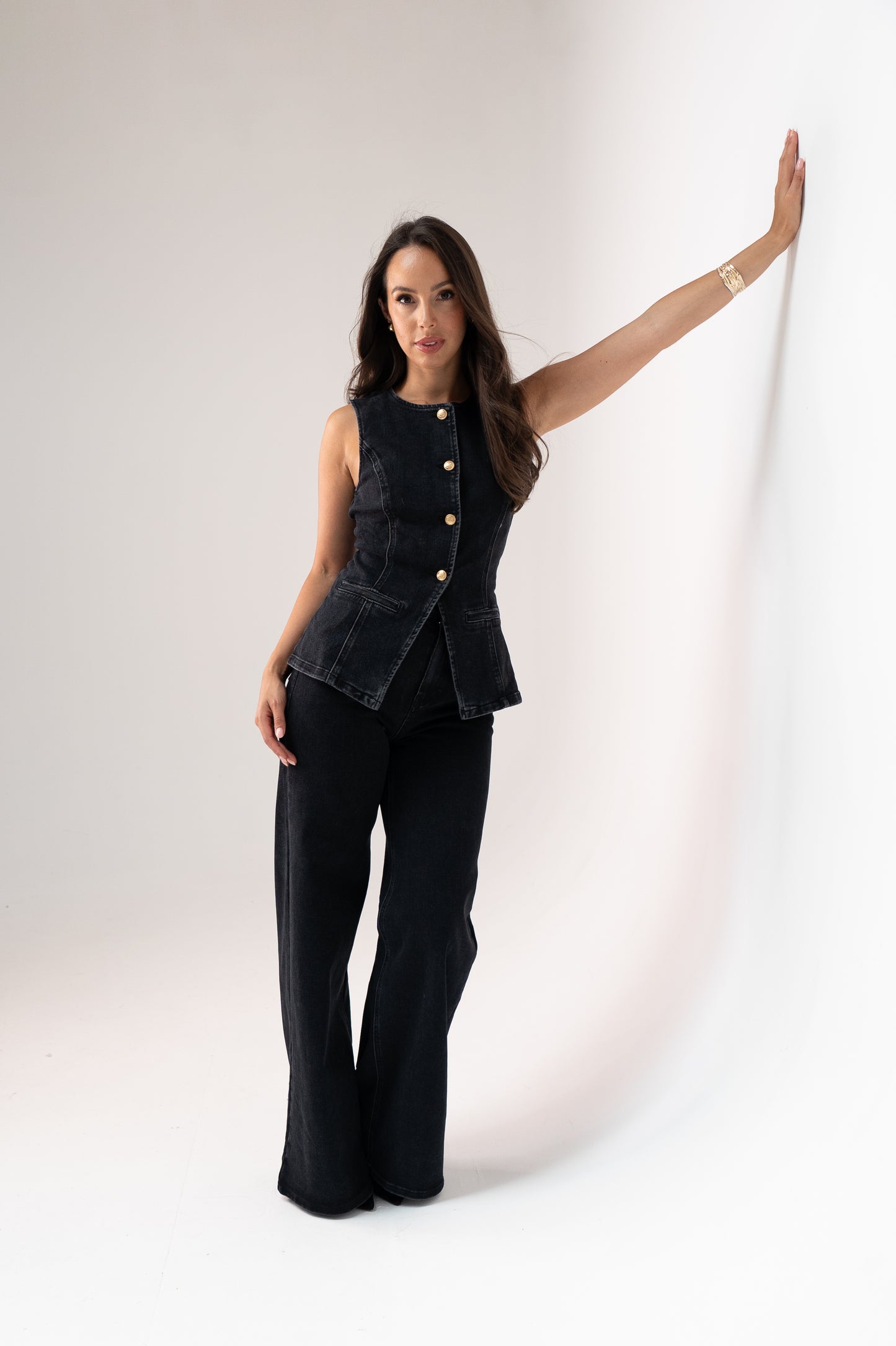 Love Laura Wide Leg Jeans In Black Wash