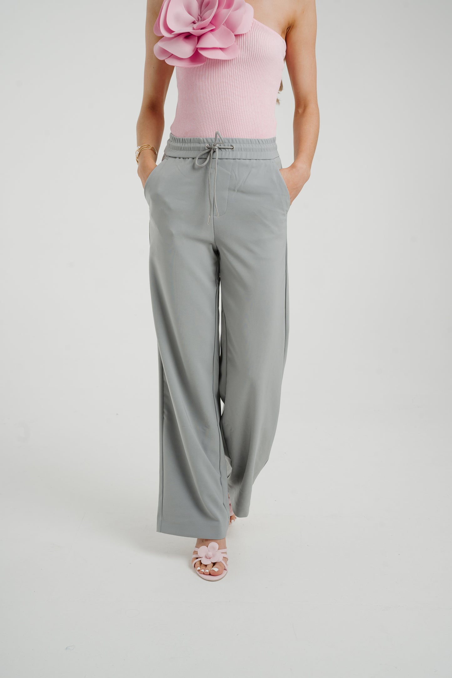 Freya Wide Leg Trouser In Grey