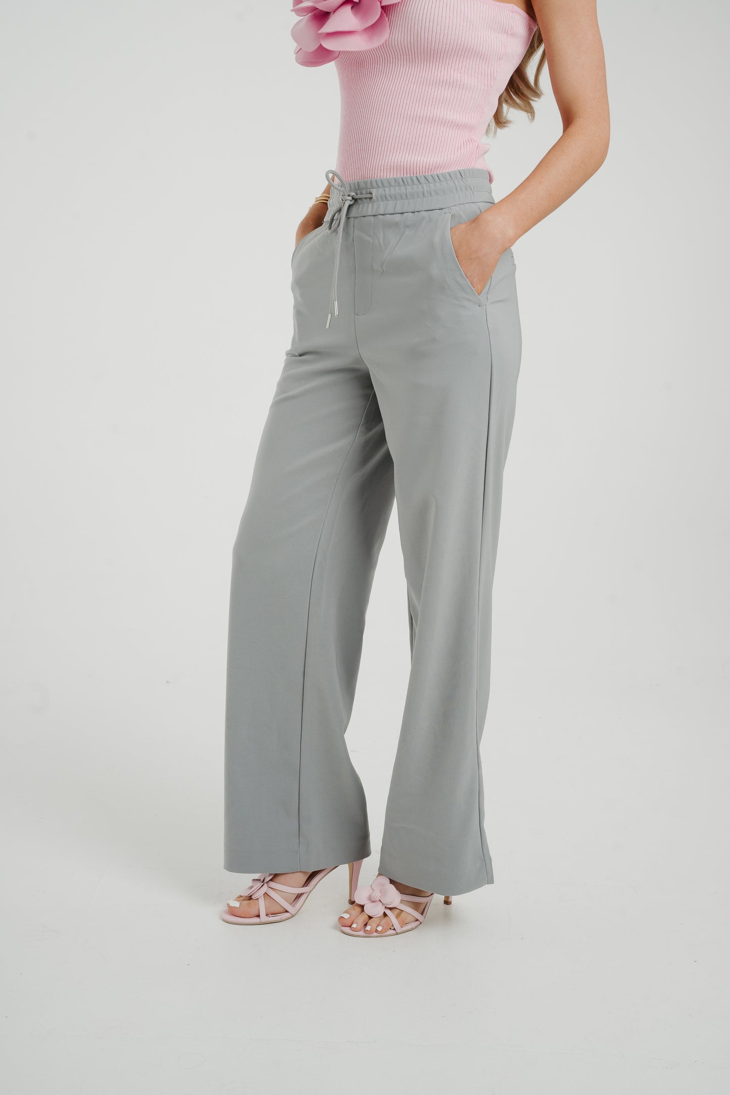 Freya Wide Leg Trouser In Grey