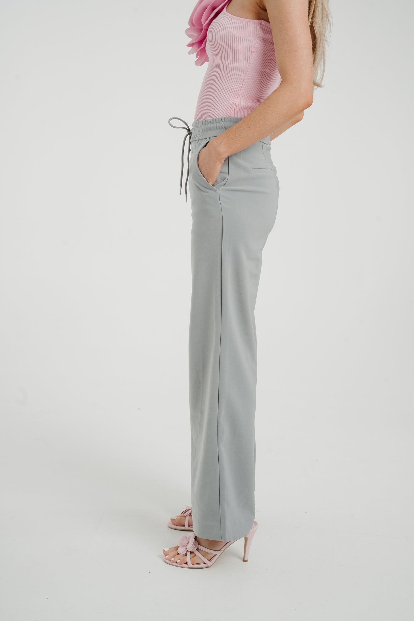 Freya Wide Leg Trouser In Grey