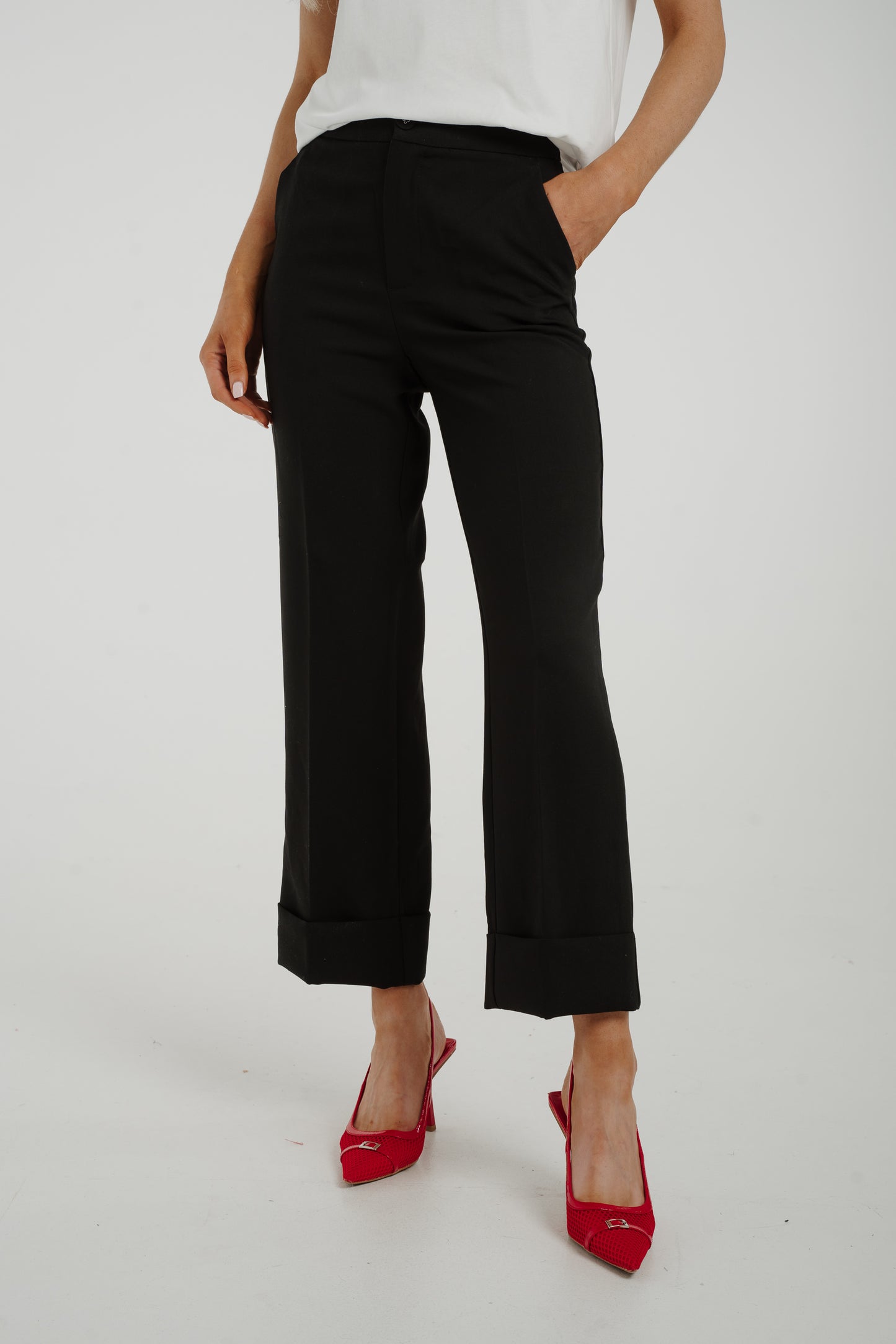 Cindy Cropped Straight Leg Trouser In Black