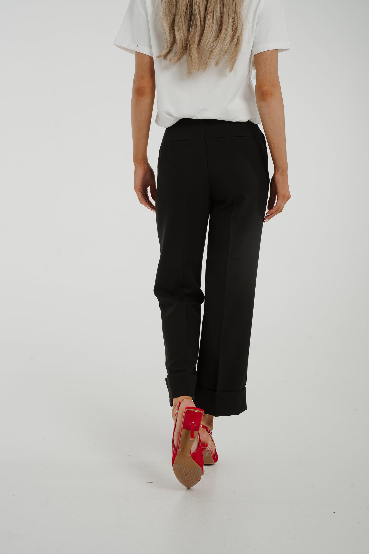 Cindy Cropped Straight Leg Trouser In Black