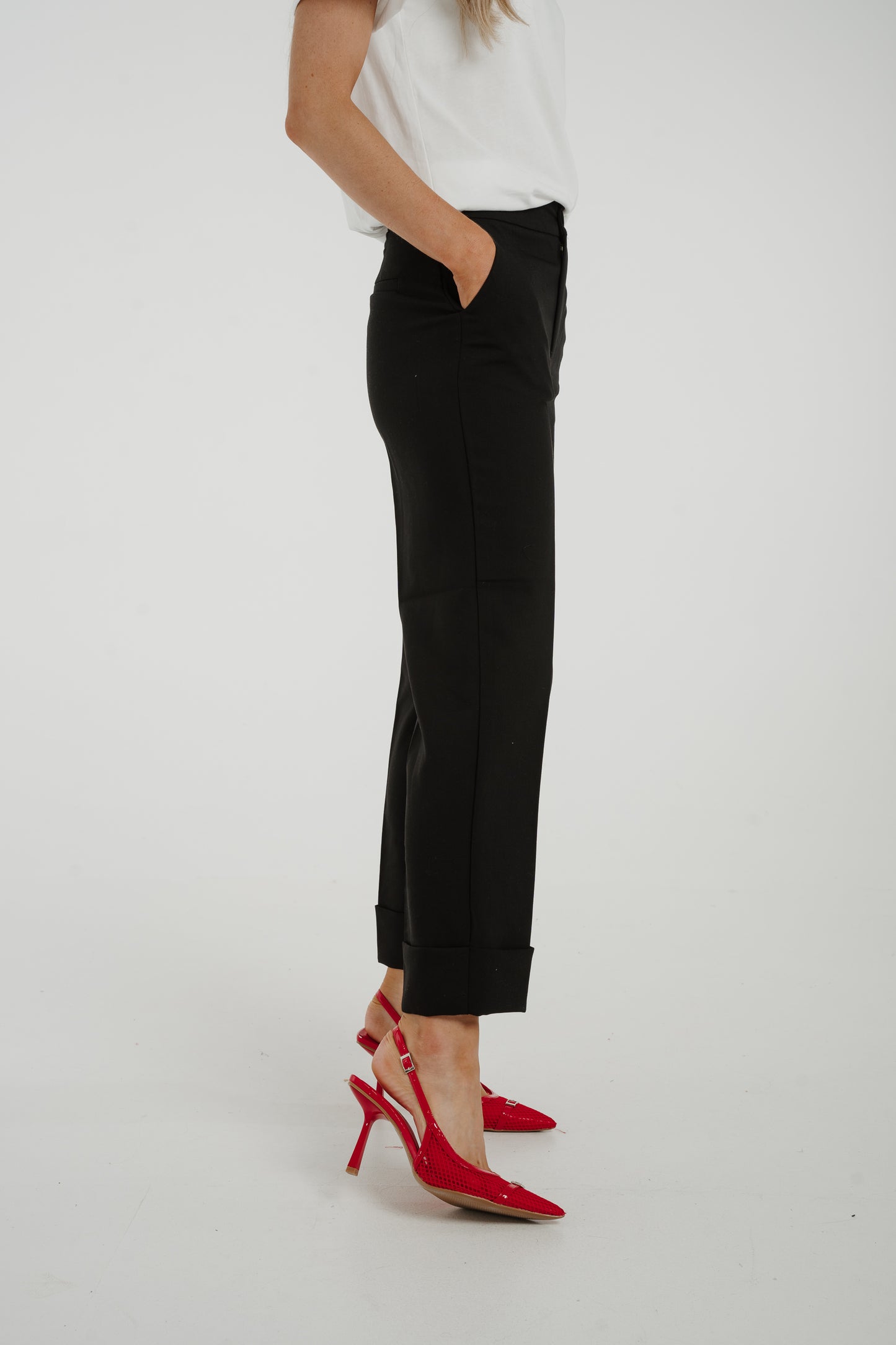 Cindy Cropped Straight Leg Trouser In Black