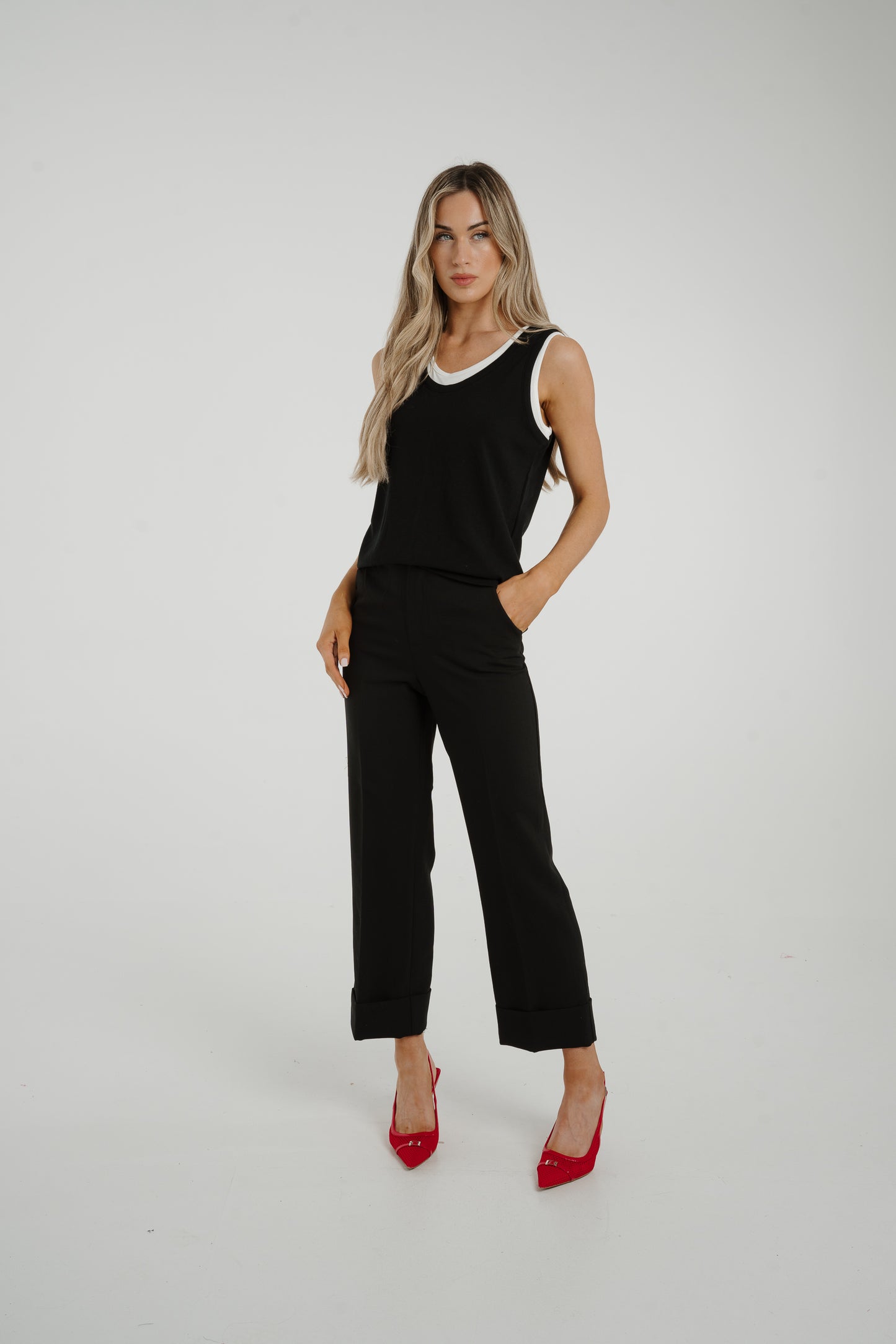 Holly Contrast Trim Vest In Black