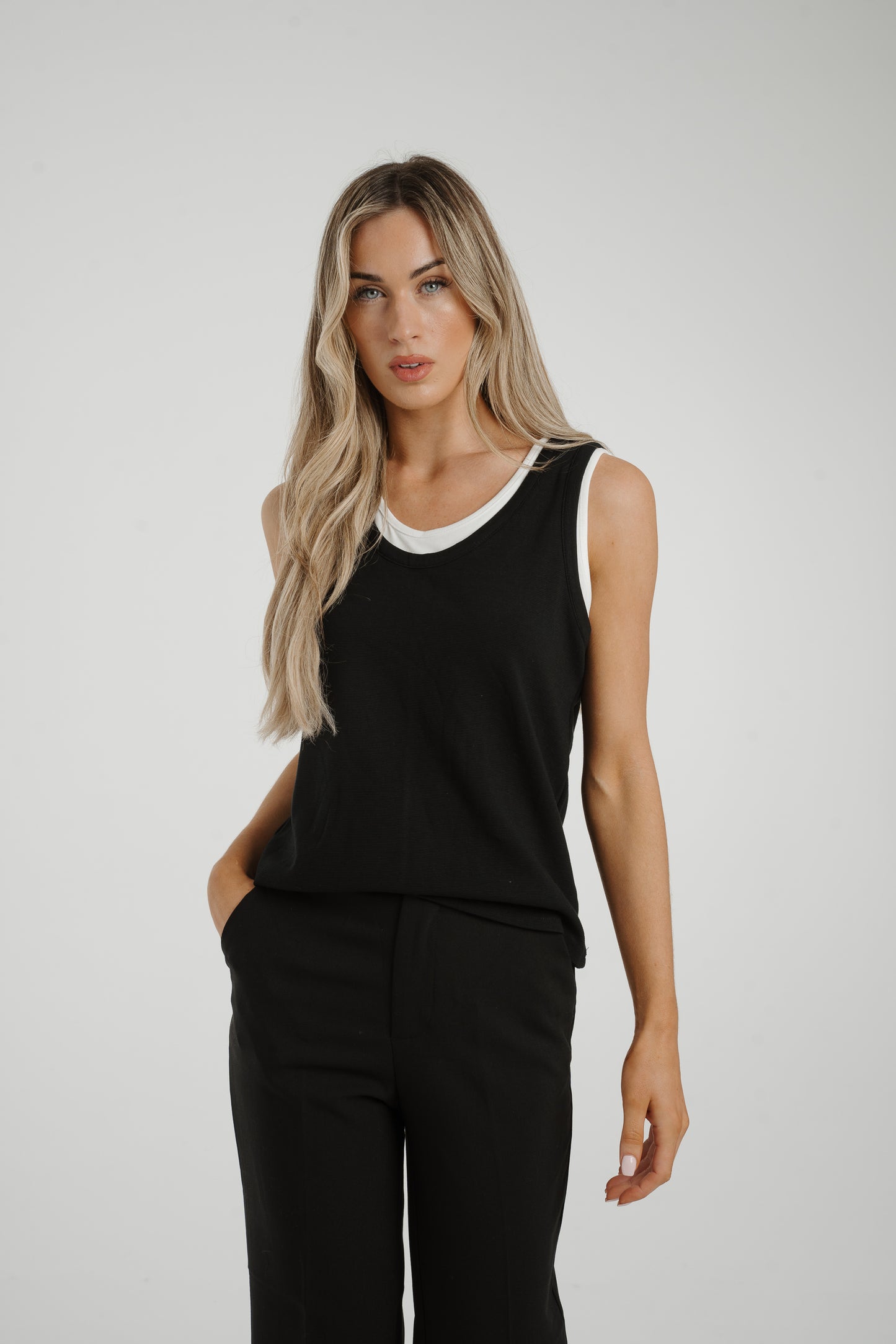 Holly Contrast Trim Vest In Black